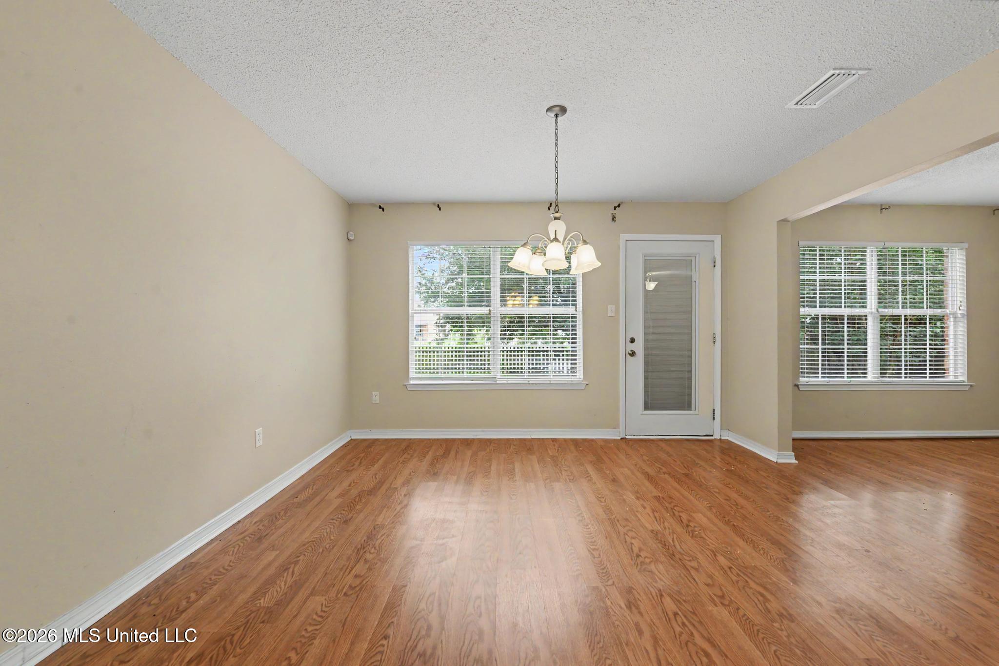3814 Timber Lake Drive Property Photo 6