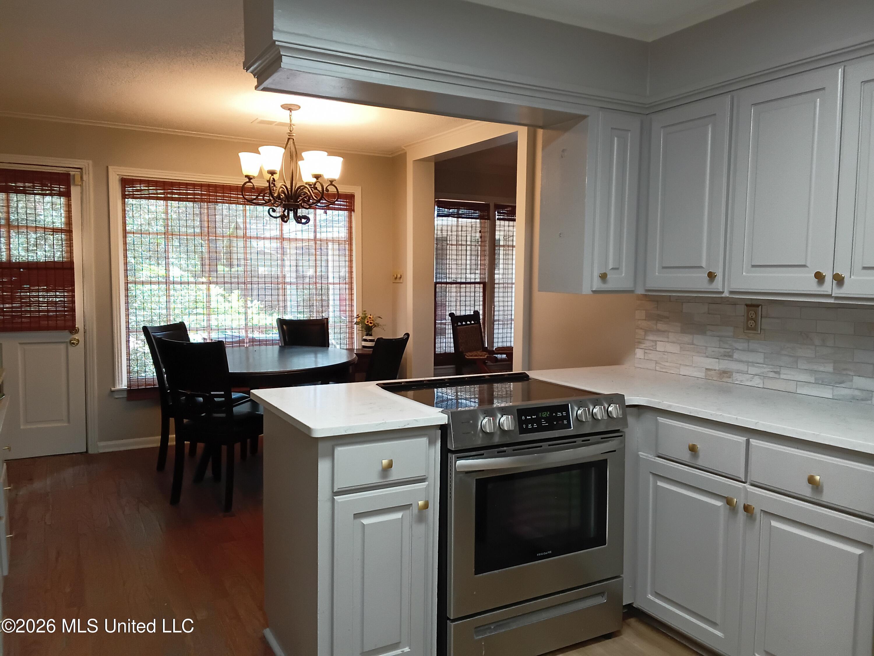 607 E Percy Street Property Photo 18