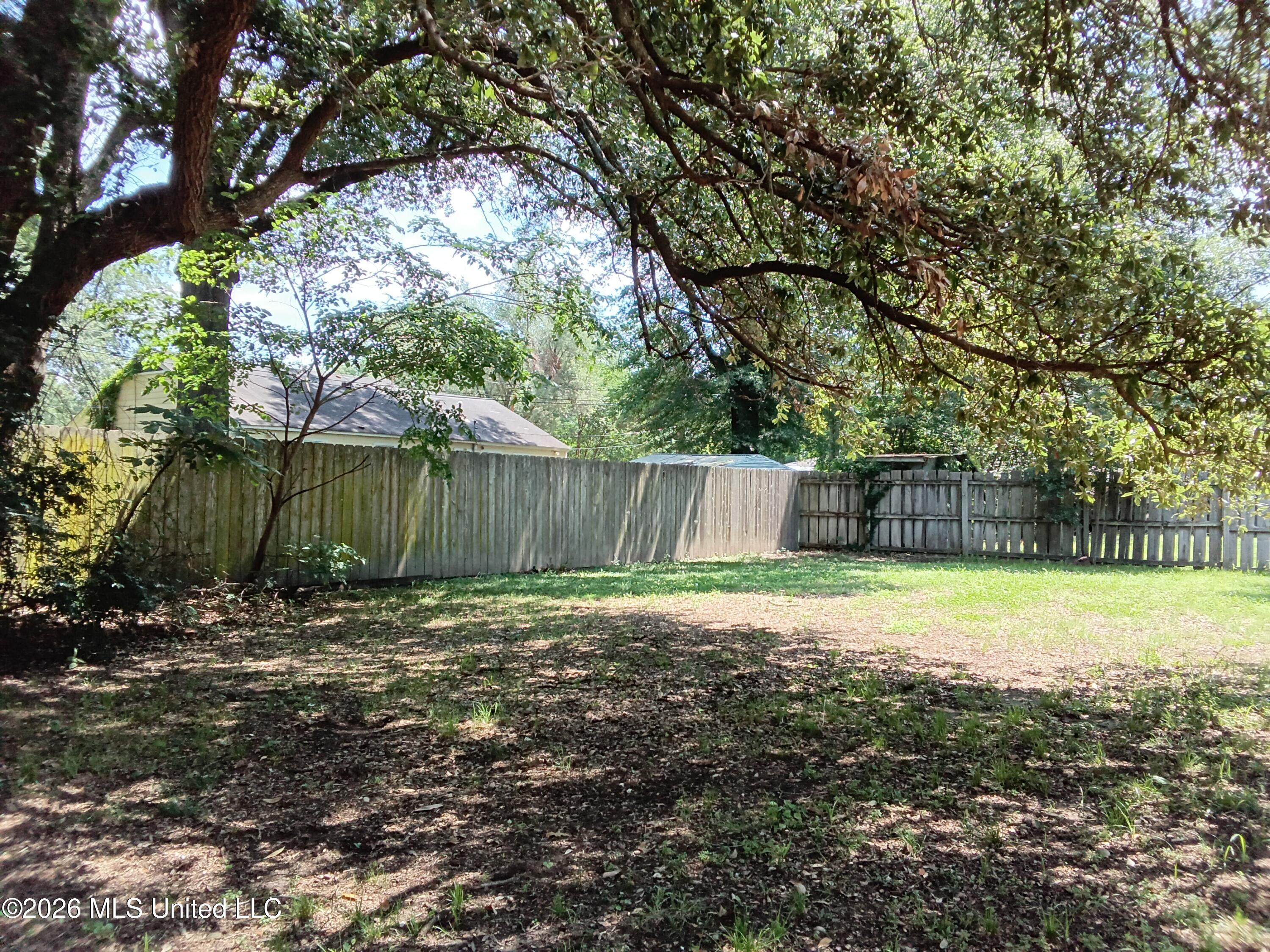 607 E Percy Street Property Photo 25