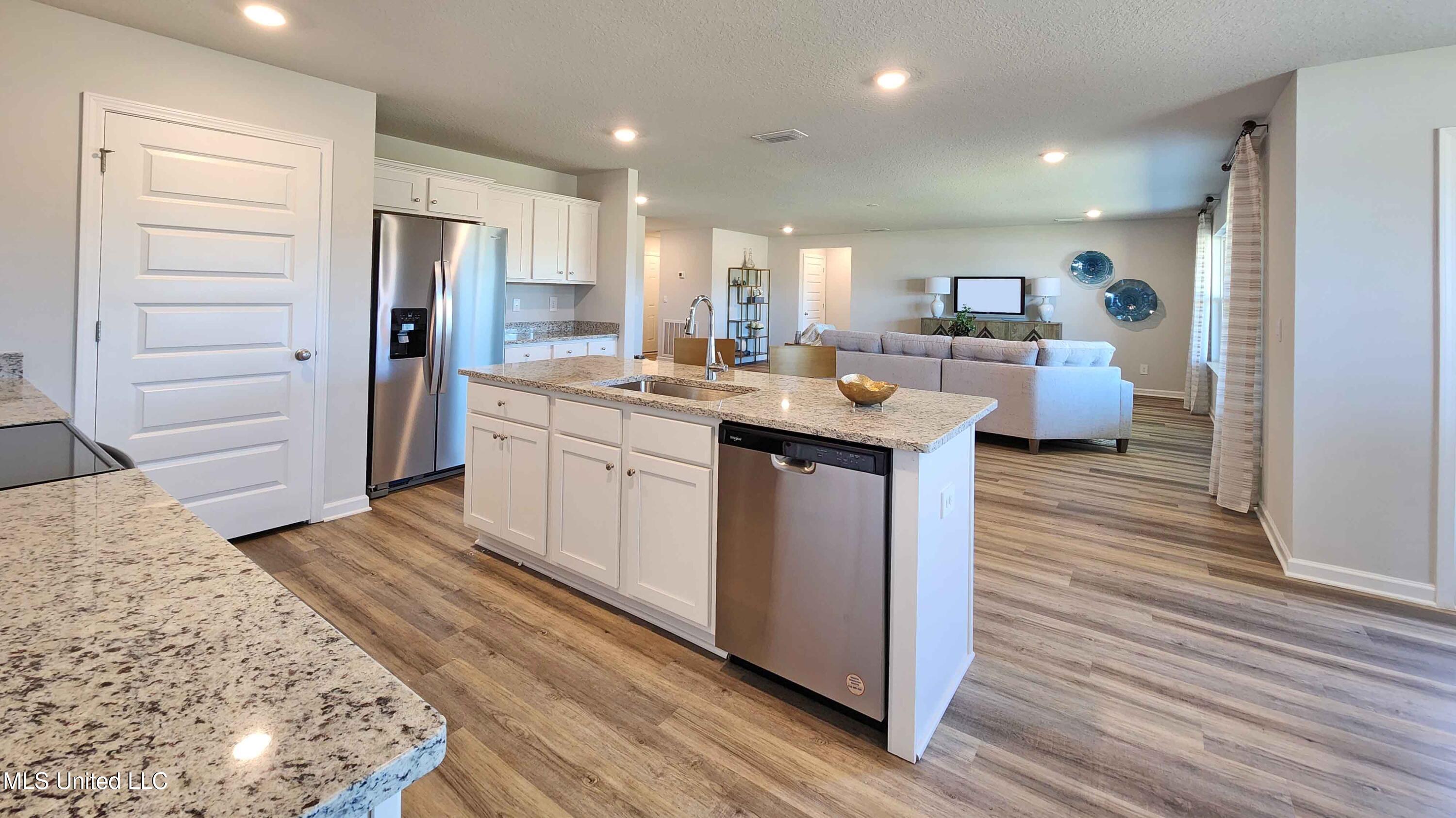 9358 Reserve Boulevard Property Photo 11