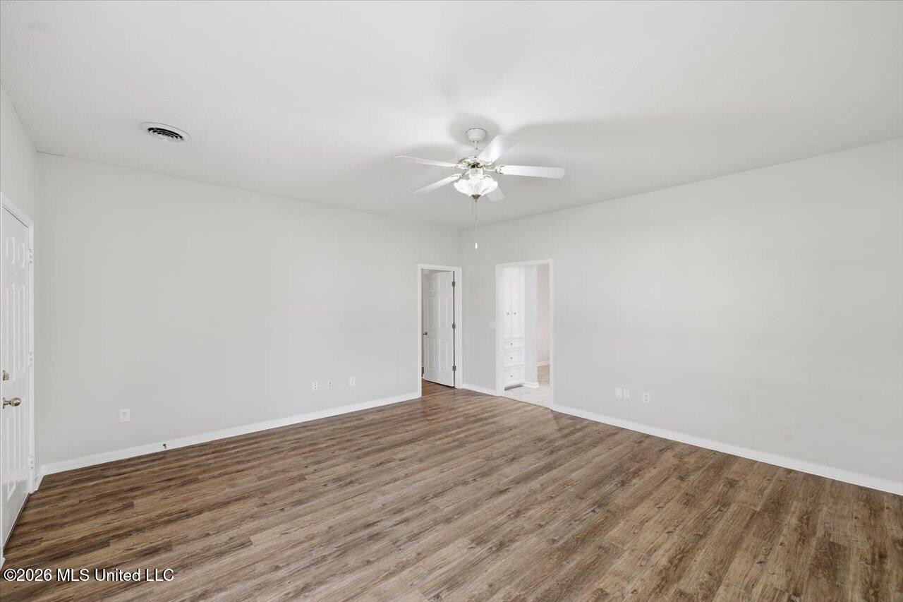 214 Waterfall Way Property Photo 5