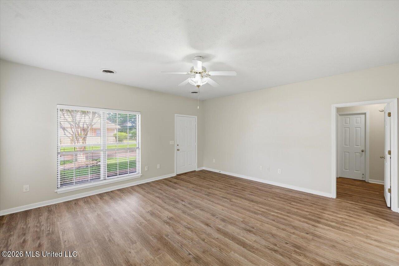 214 Waterfall Way Property Photo 6