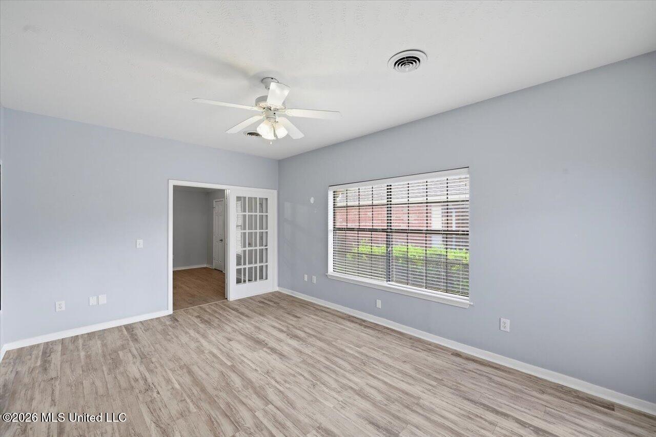 214 Waterfall Way Property Photo 16