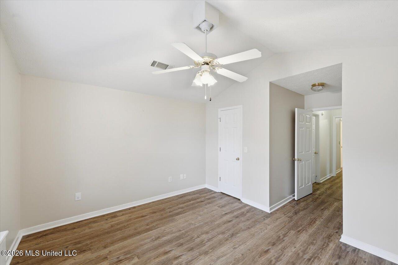 214 Waterfall Way Property Photo 23