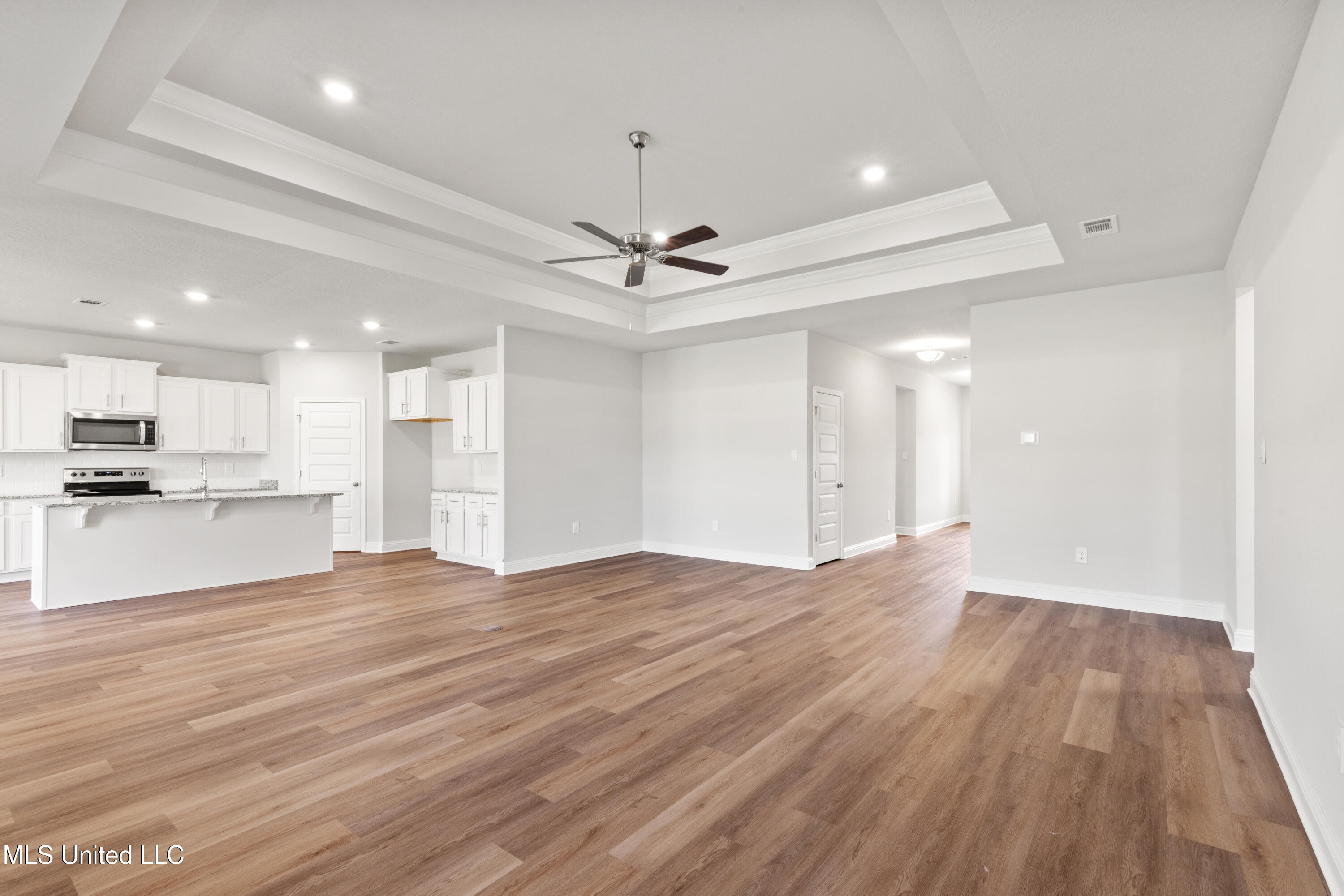 16198 Blue Ridge Drive Property Photo 2