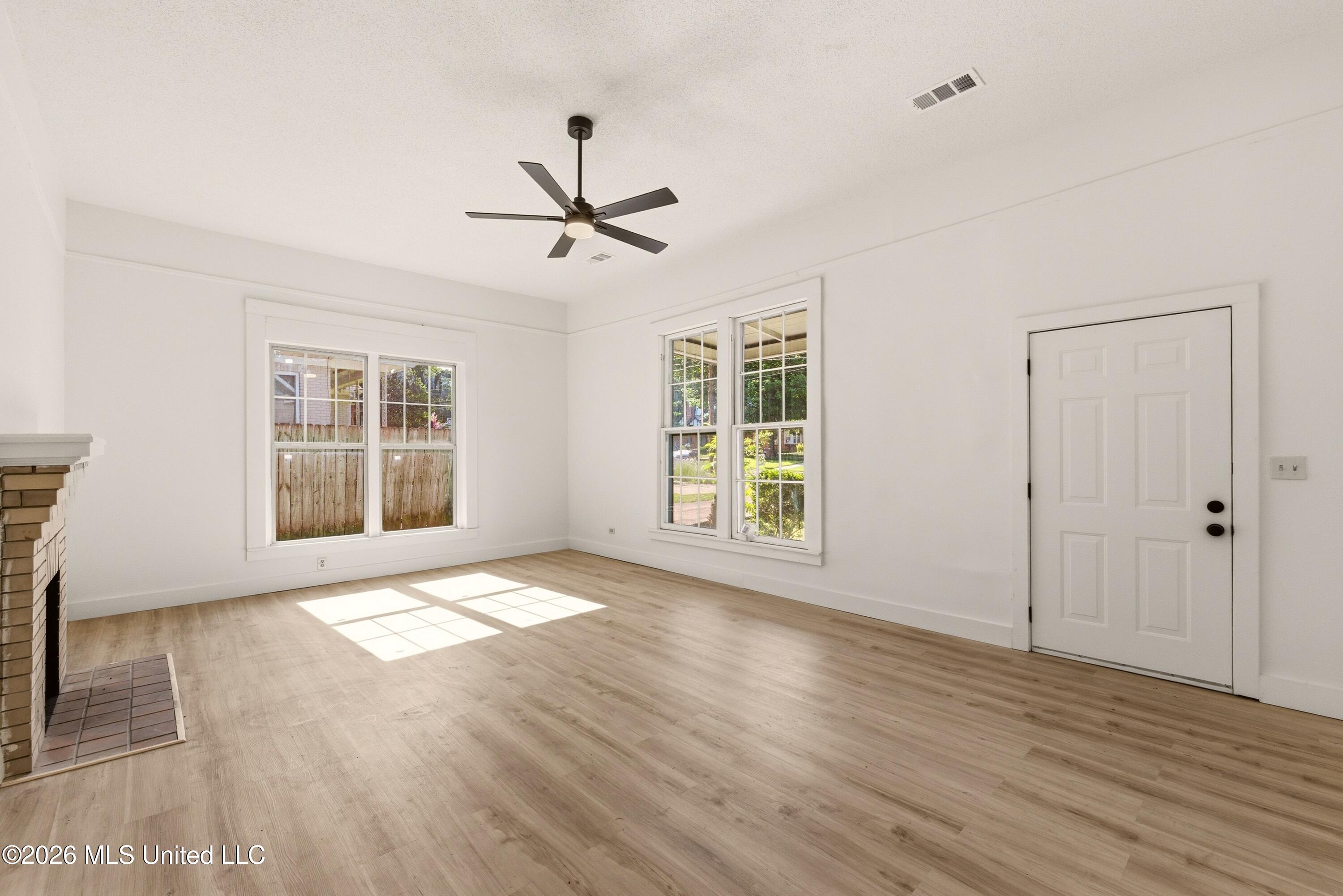 335 E College Avenue Property Photo 6
