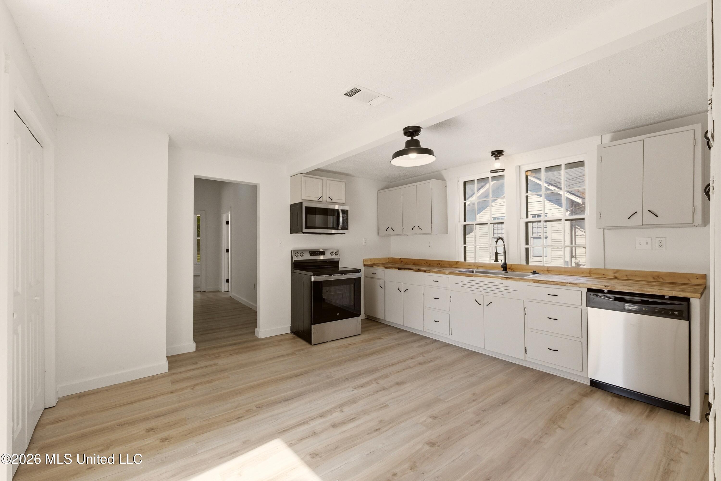 335 E College Avenue Property Photo 12