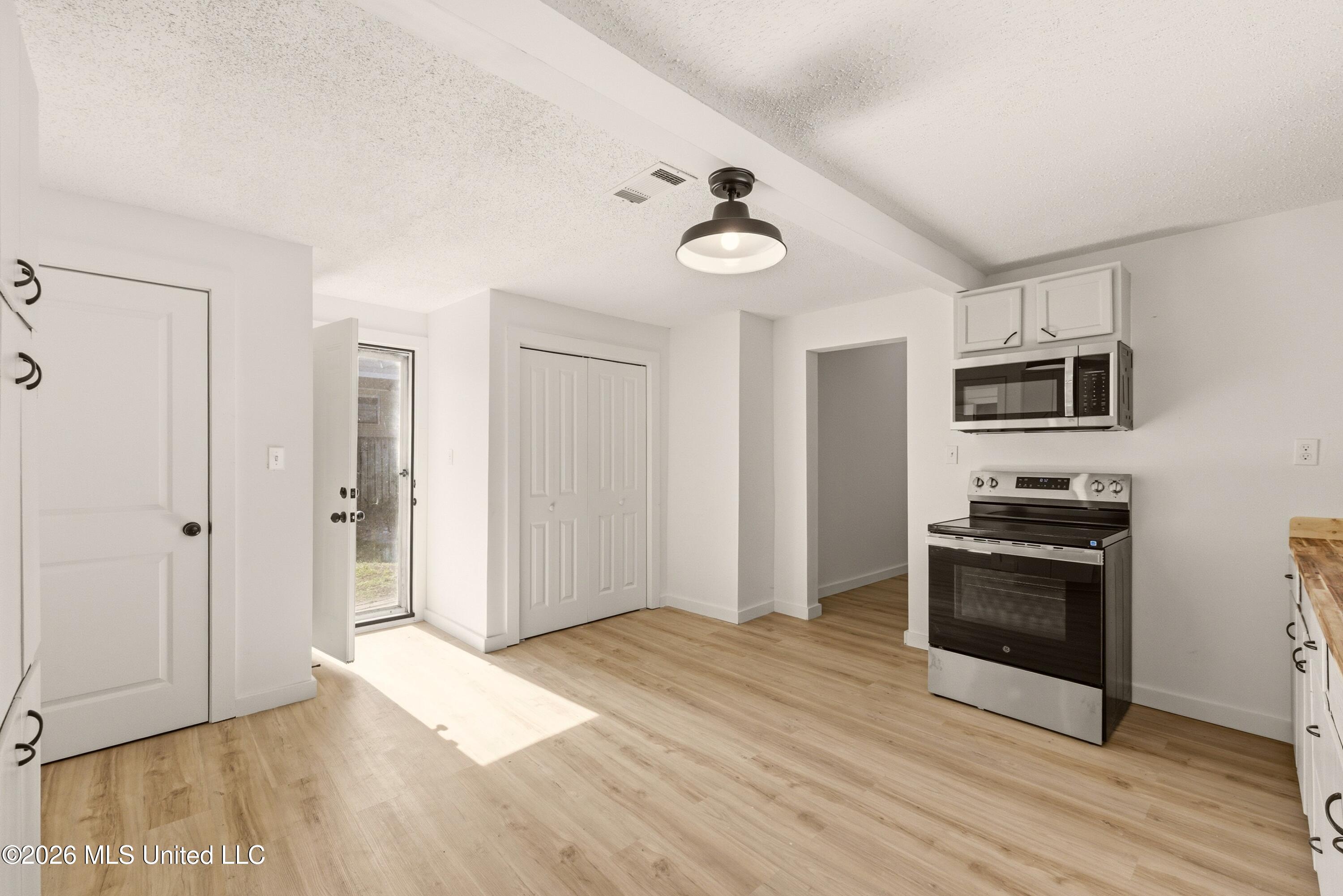 335 E College Avenue Property Photo 13