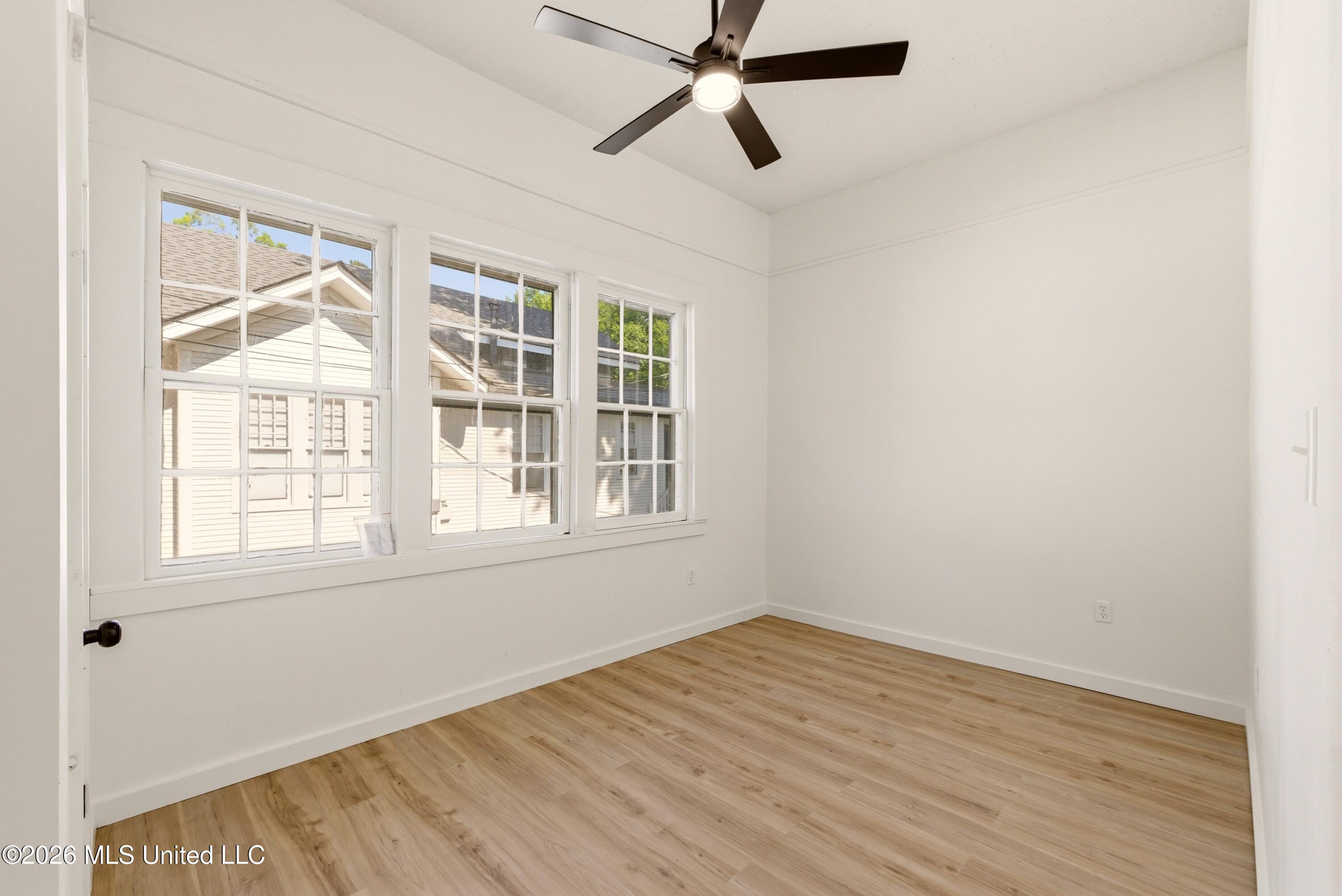 335 E College Avenue Property Photo 18