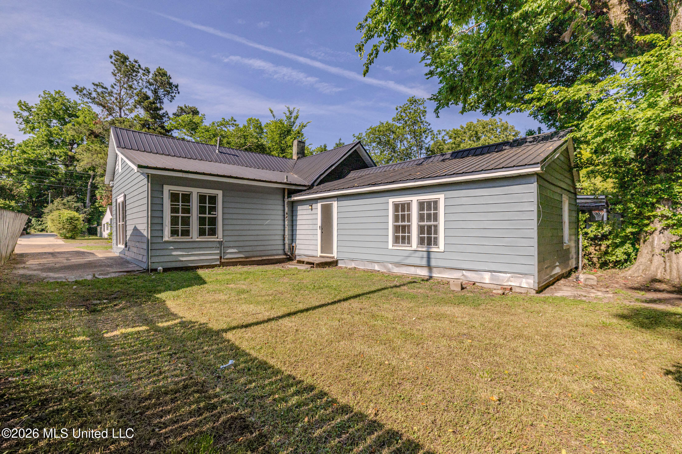 335 E College Avenue Property Photo 19