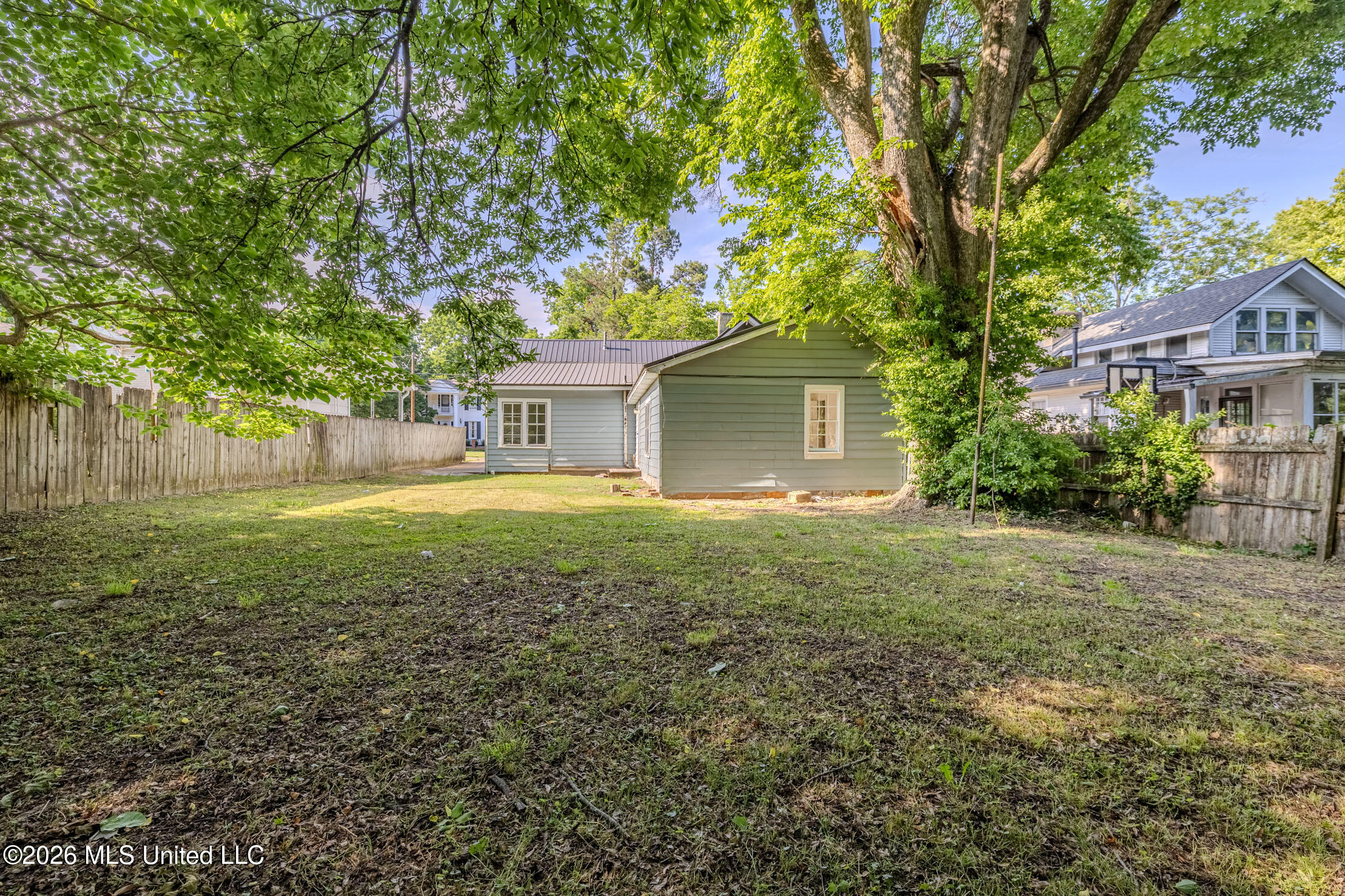 335 E College Avenue Property Photo 20