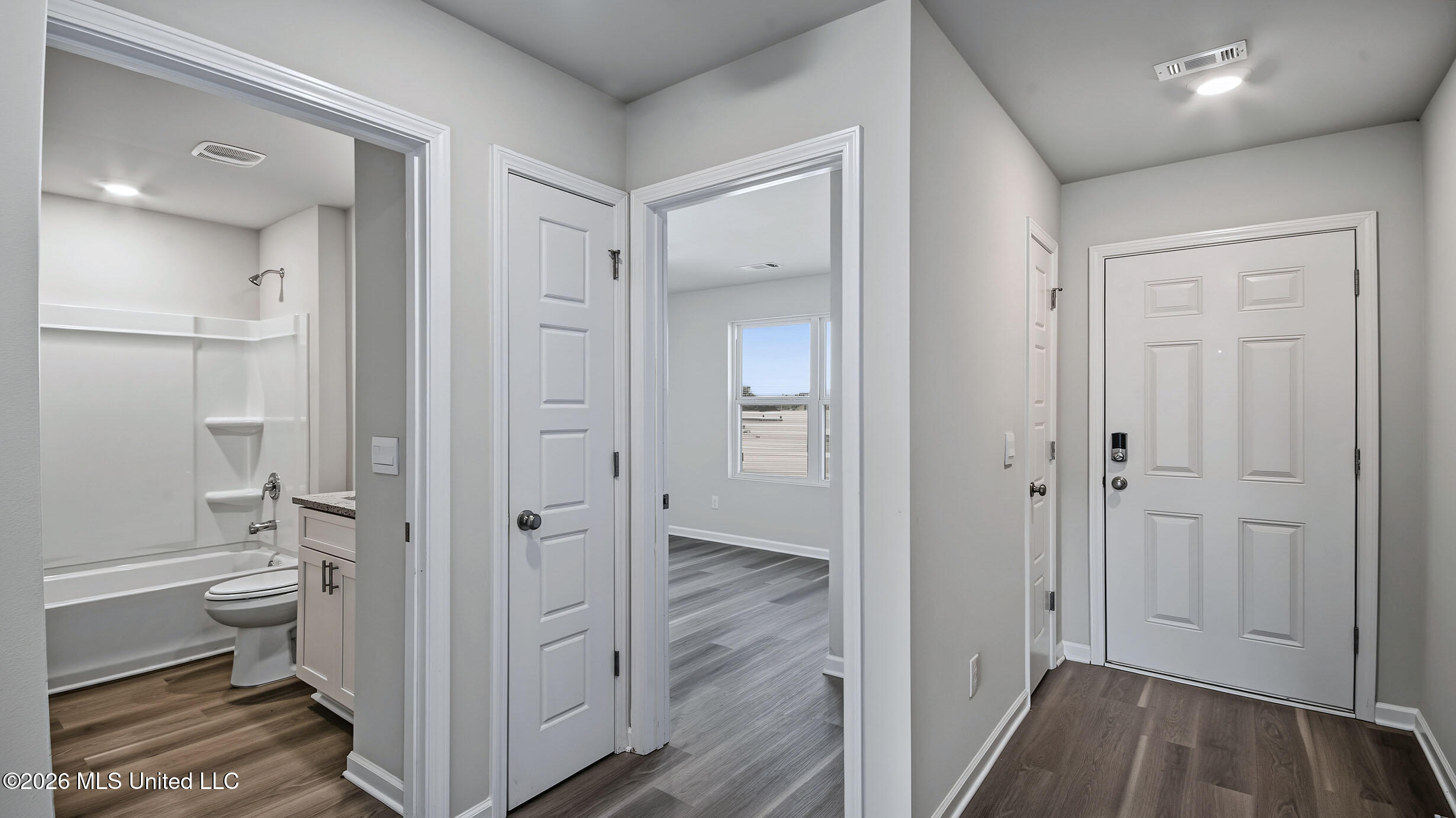 108 Parkwood Court Property Photo 4