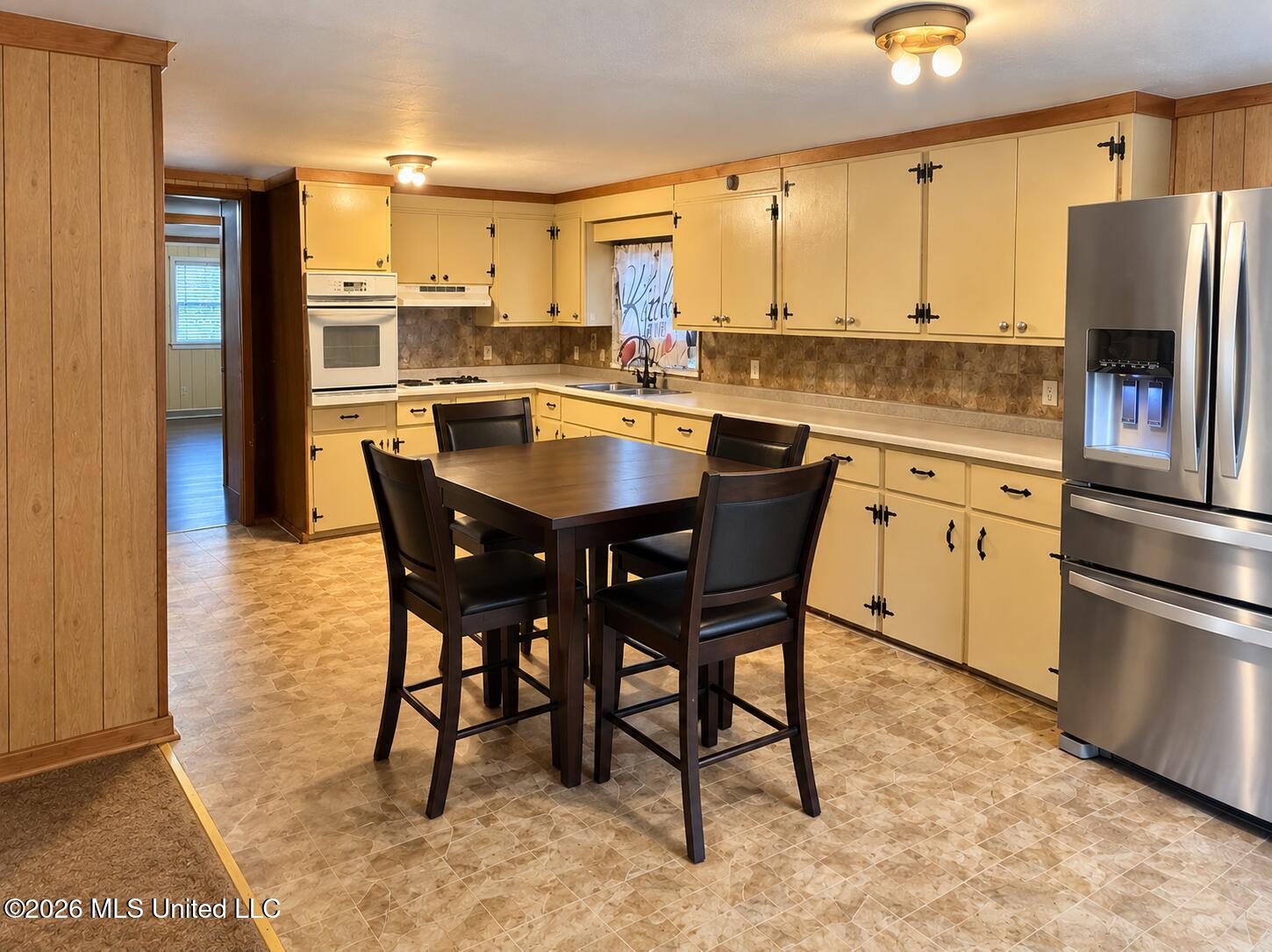 175 Chatham Drive Property Photo 2