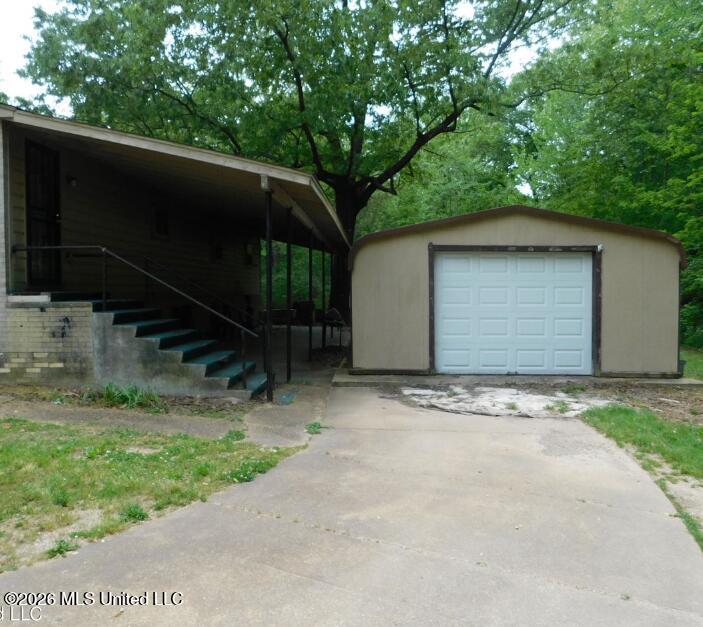 175 Chatham Drive Property Photo 3