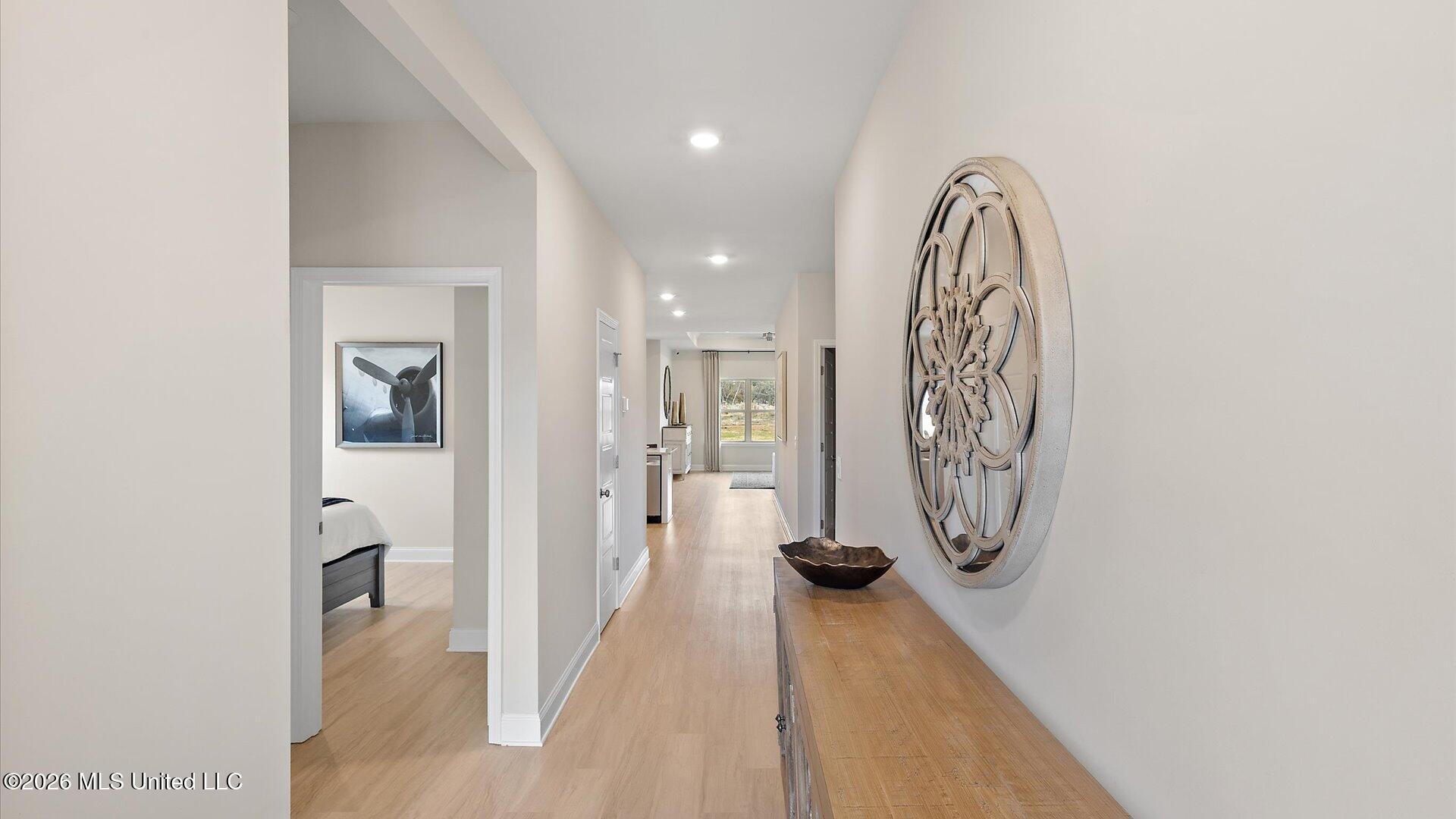 723 Honeysuckle Loop Property Photo 8