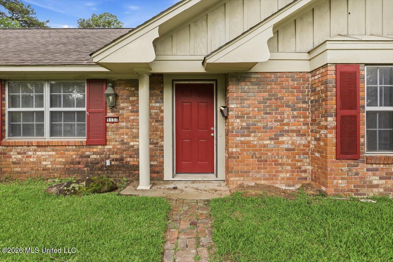 5137 Meadow Oaks Park Drive Property Photo 4