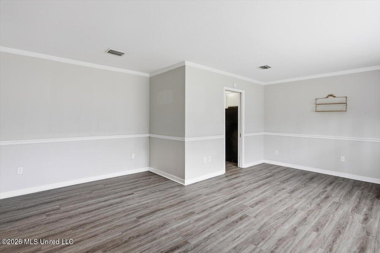 5137 Meadow Oaks Park Drive Property Photo 6
