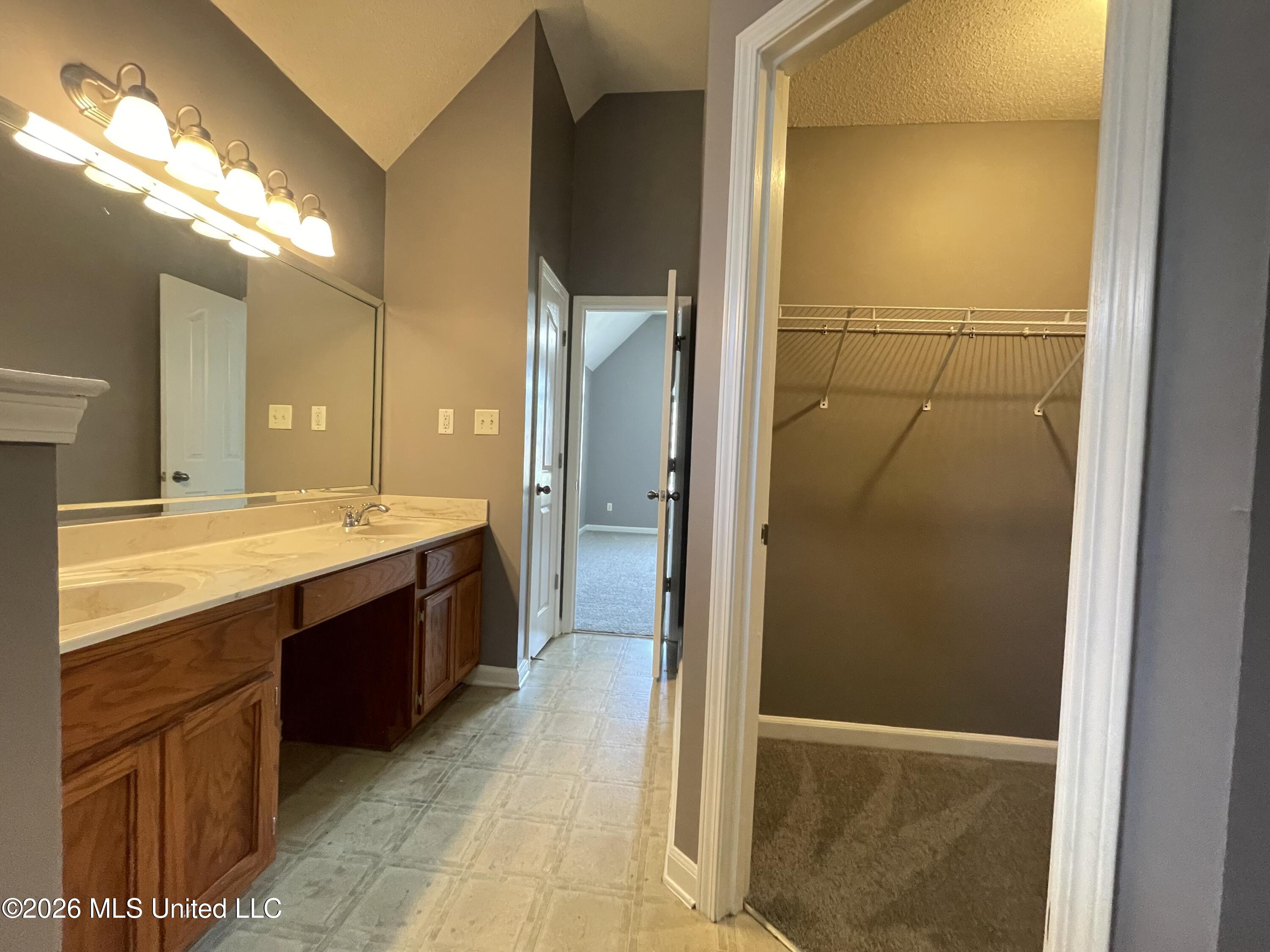 3815 Conrail Circle Property Photo 6