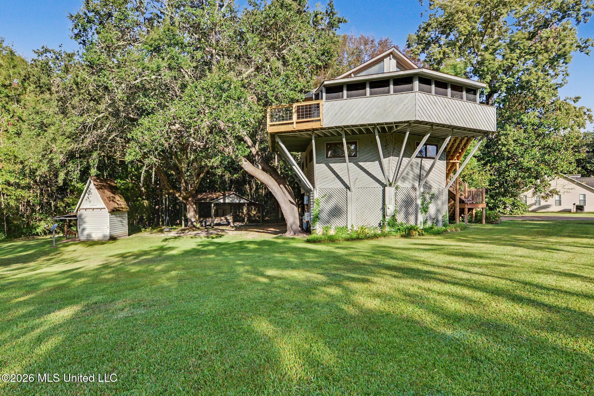 7417 Bluff Point Road Property Photo 1