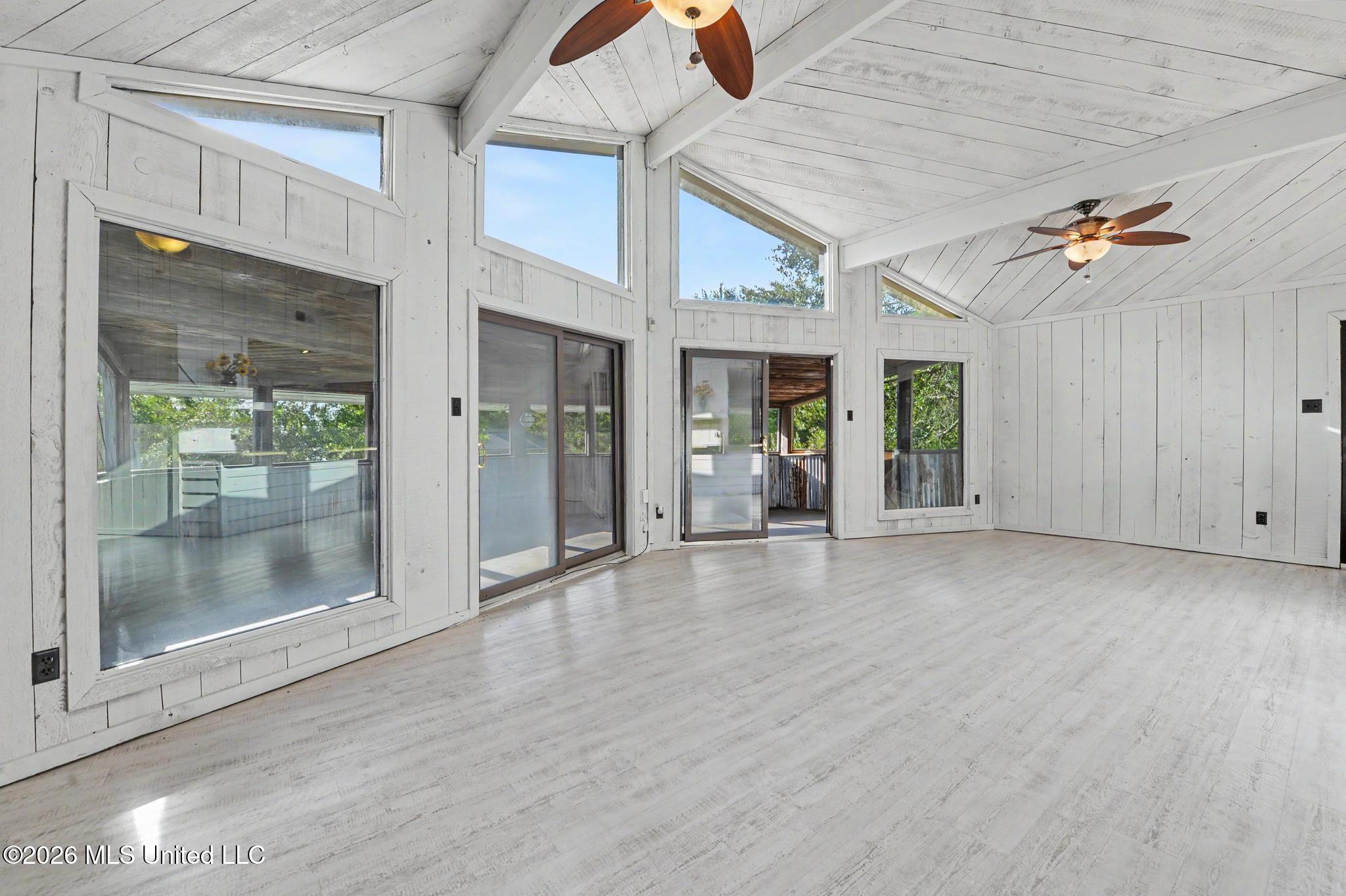 7417 Bluff Point Road Property Photo 3