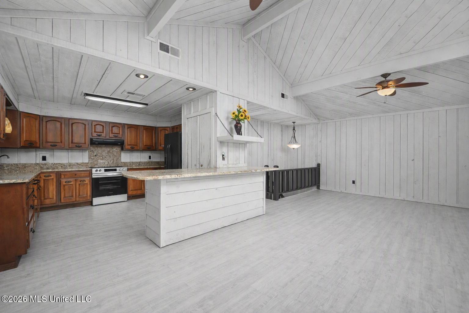 7417 Bluff Point Road Property Photo 5