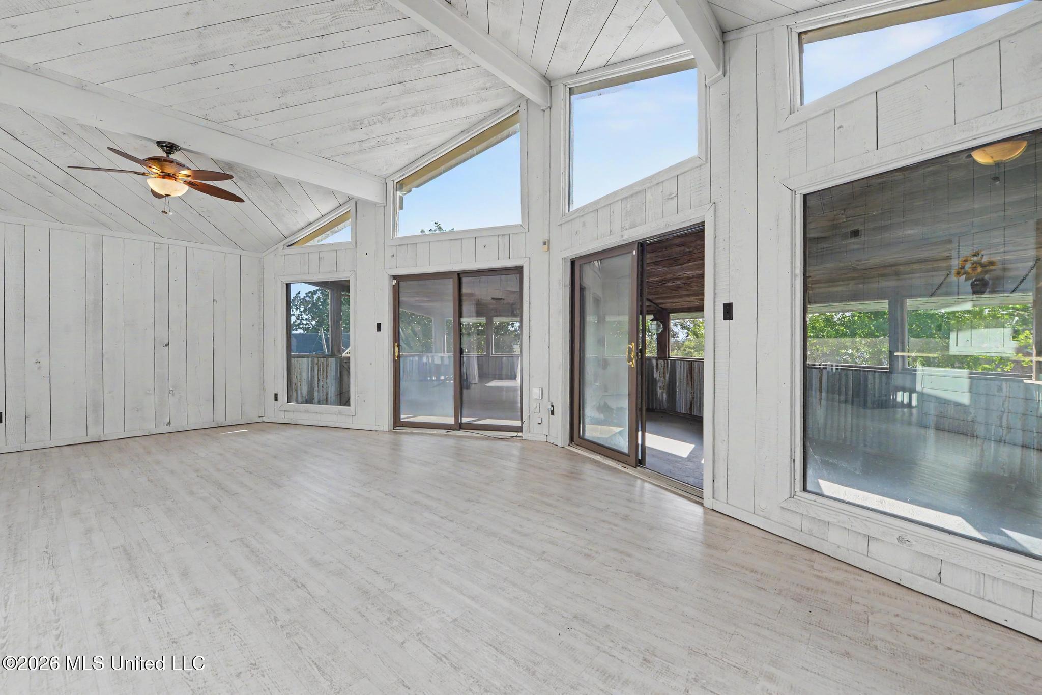 7417 Bluff Point Road Property Photo 6