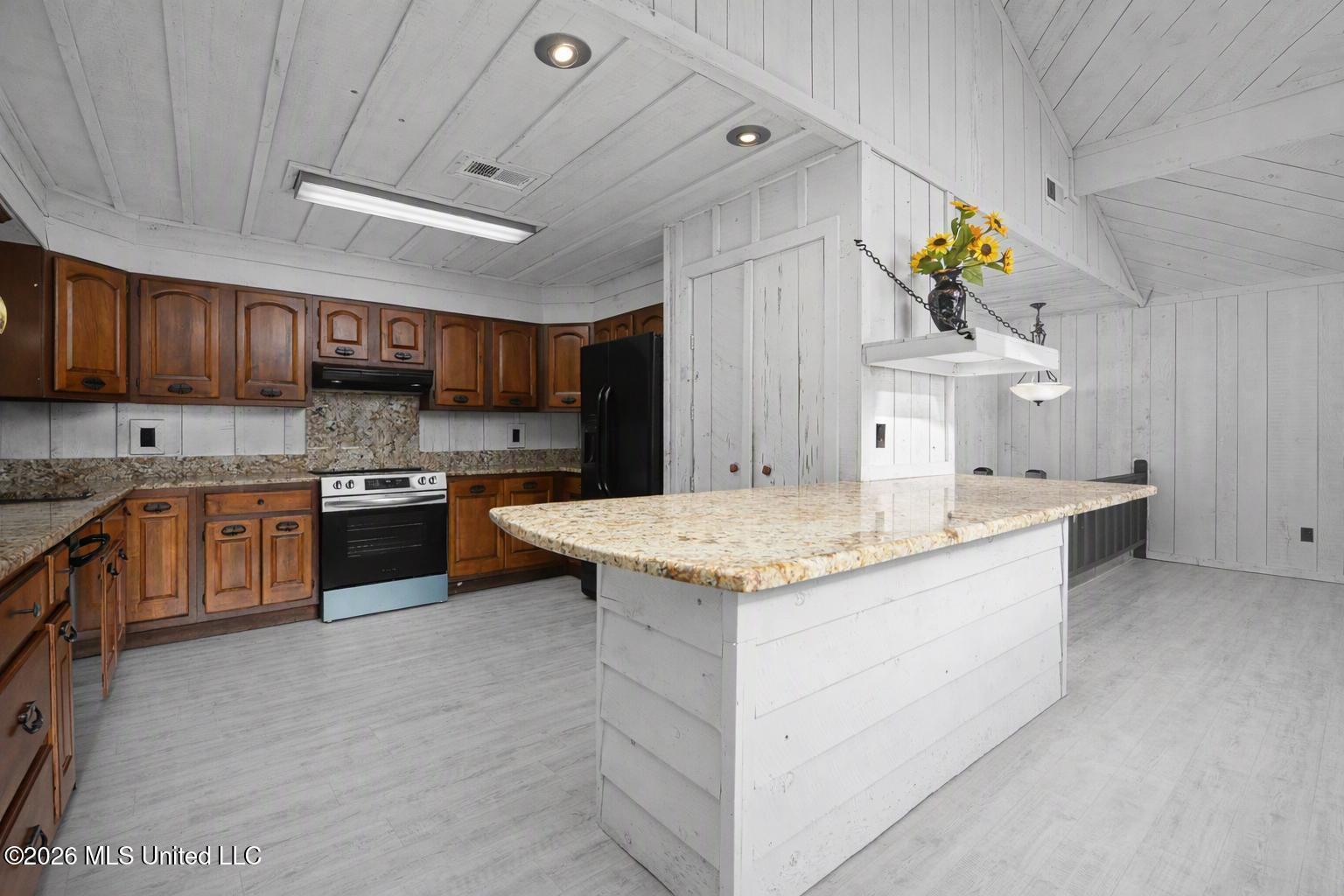 7417 Bluff Point Road Property Photo 7