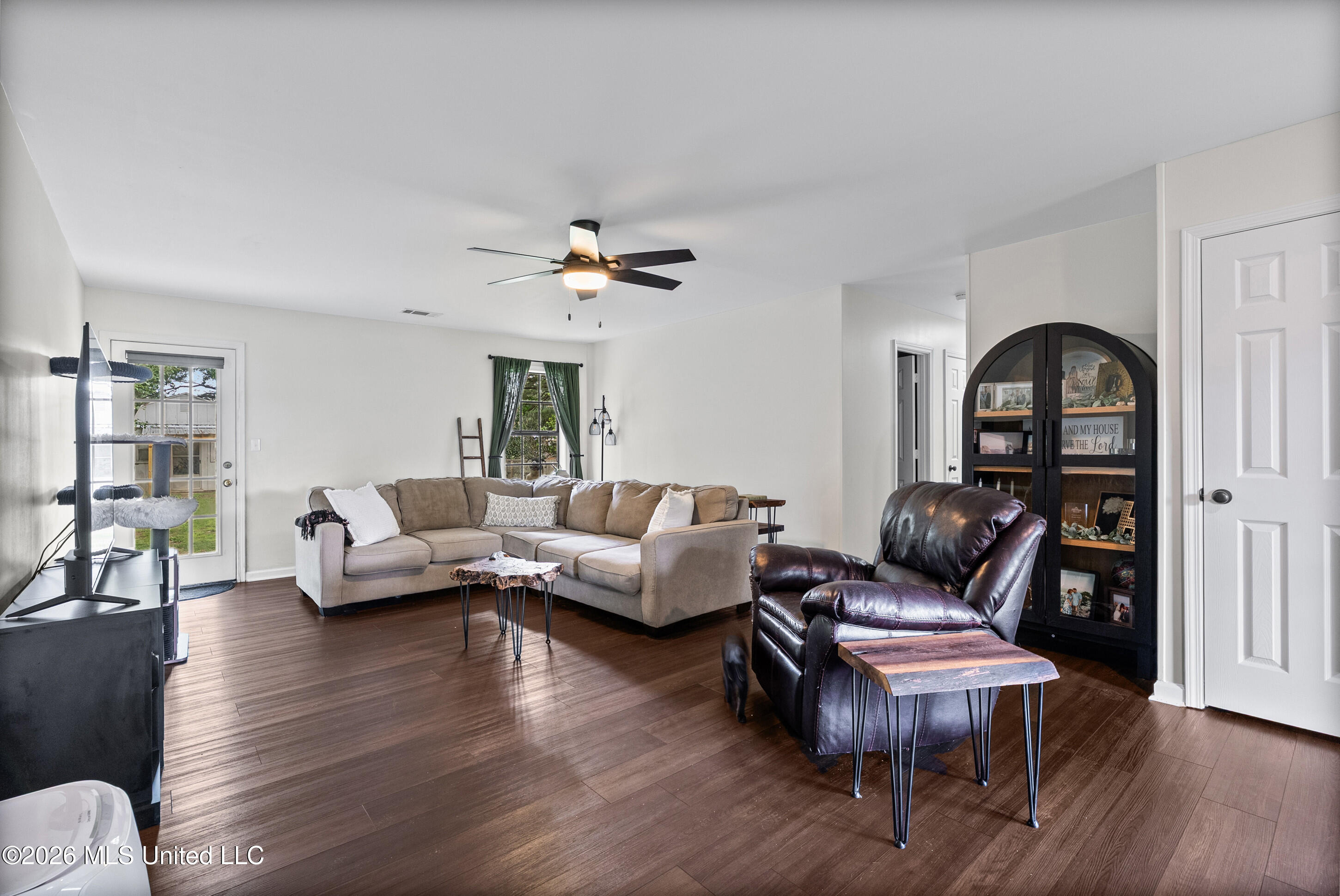 203 Lanelle Cove Property Photo 5