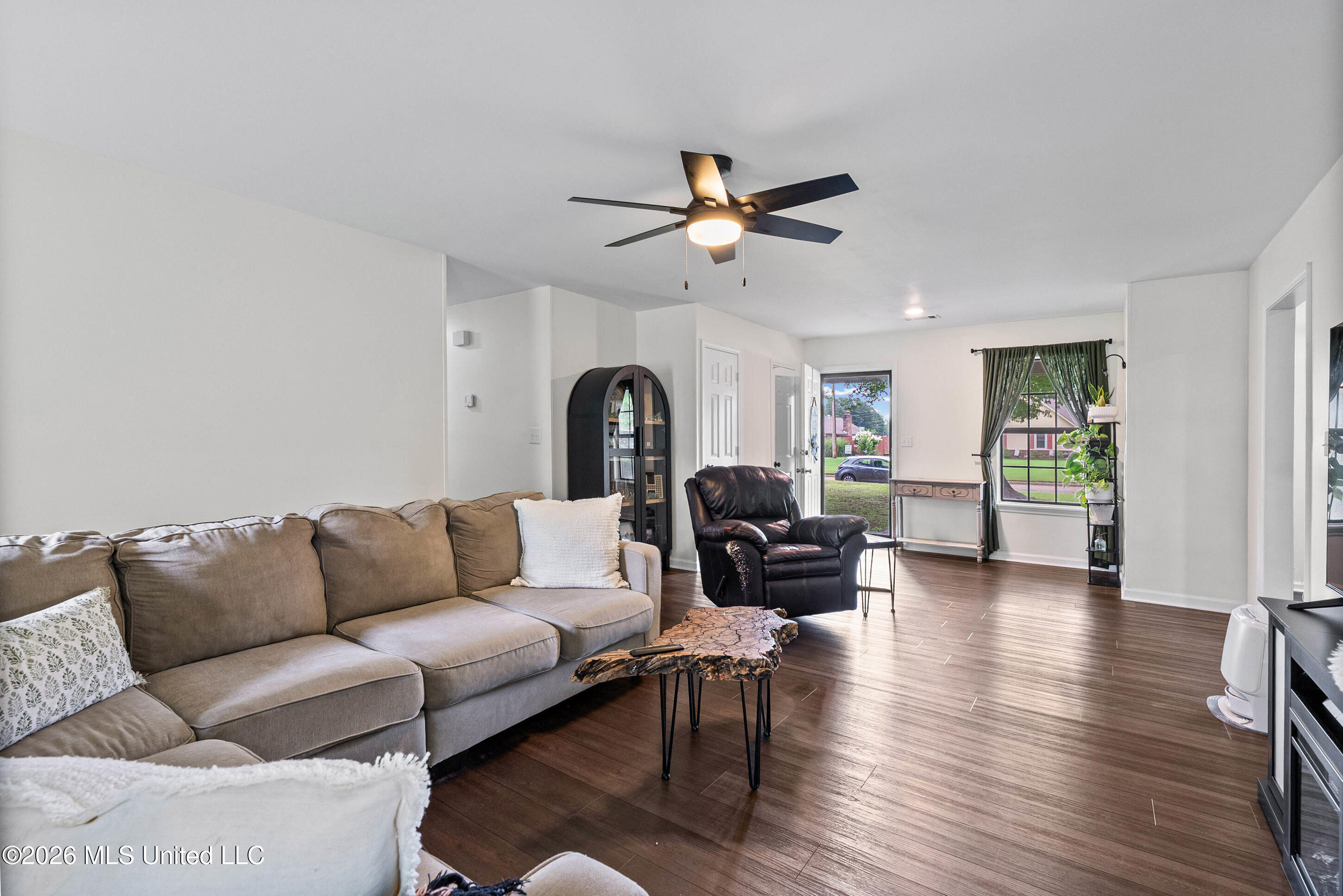 203 Lanelle Cove Property Photo 6