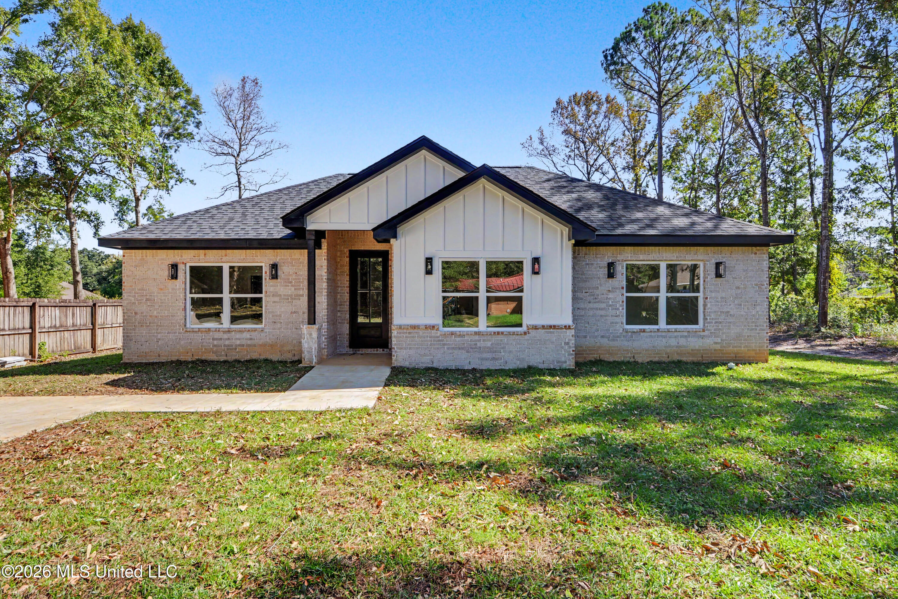 3528 Shamrock Court Property Photo 1