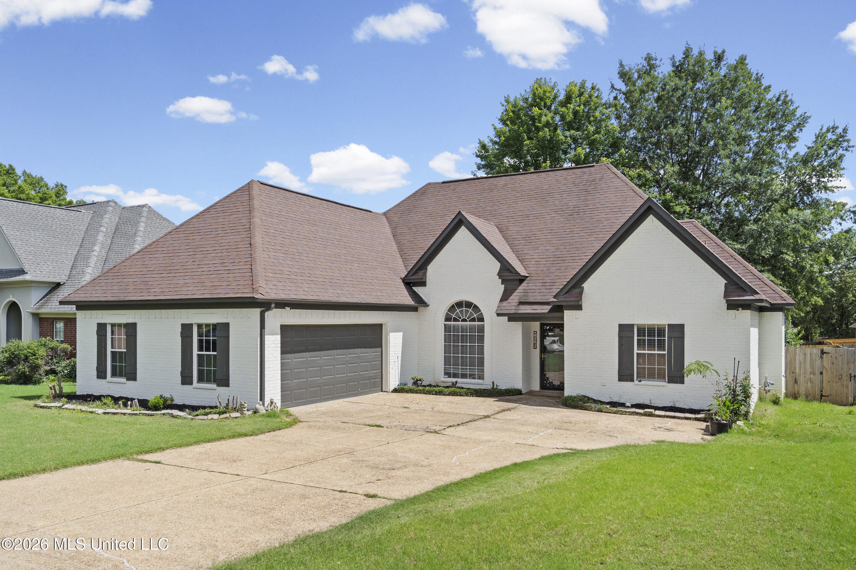 9625 S Meade Circle Property Photo 3