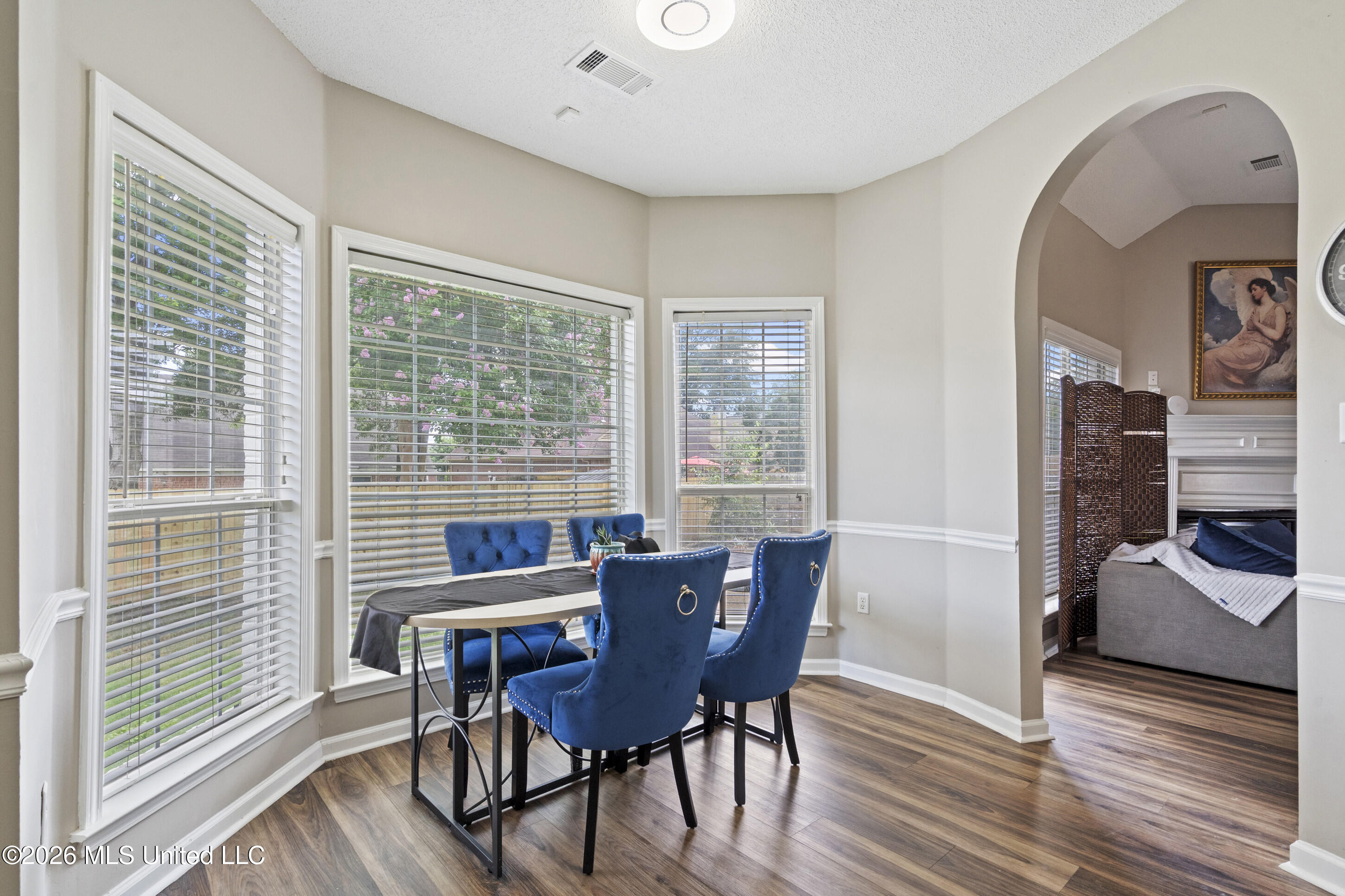 9625 S Meade Circle Property Photo 6