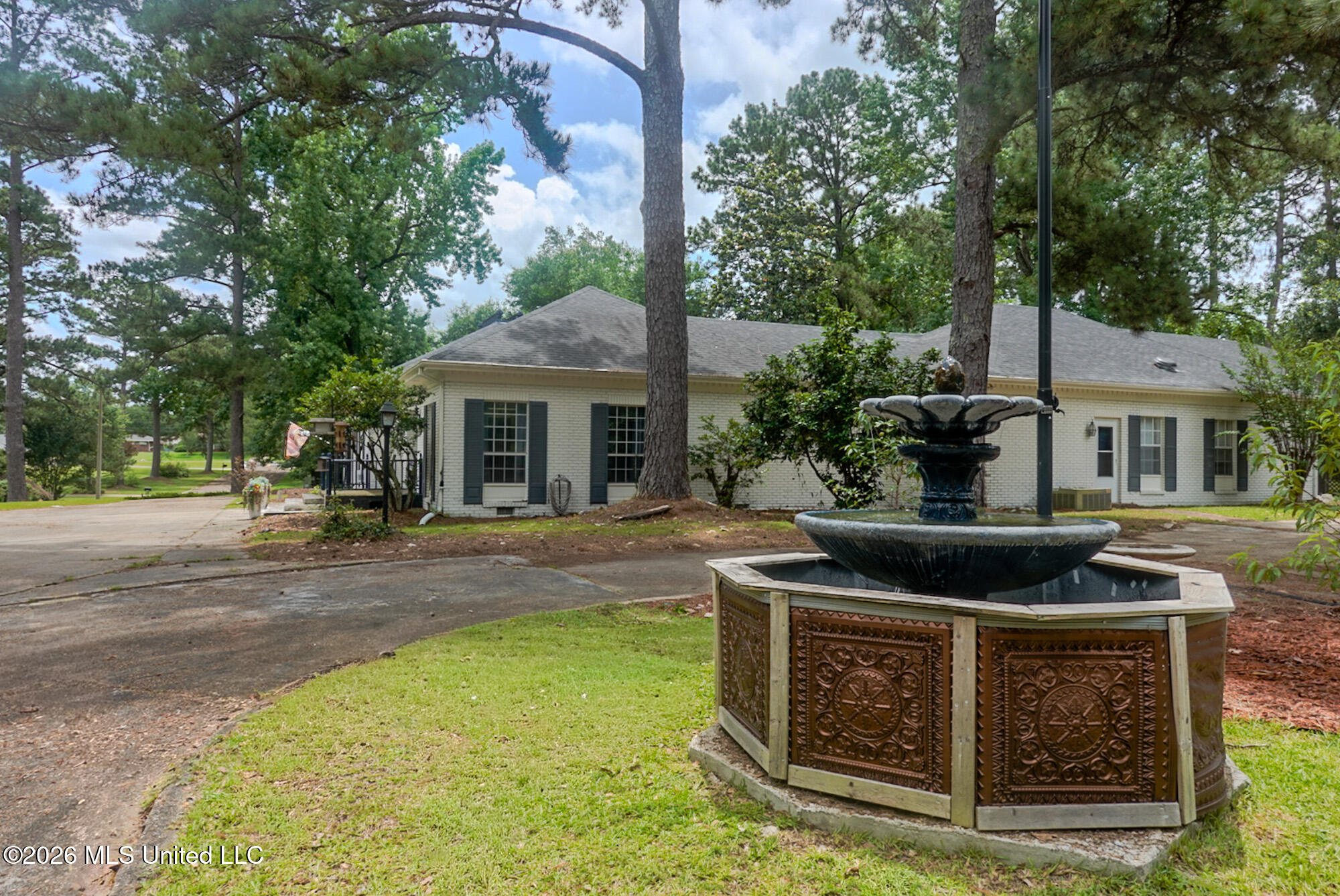 1605 Lissa Drive Property Photo 5