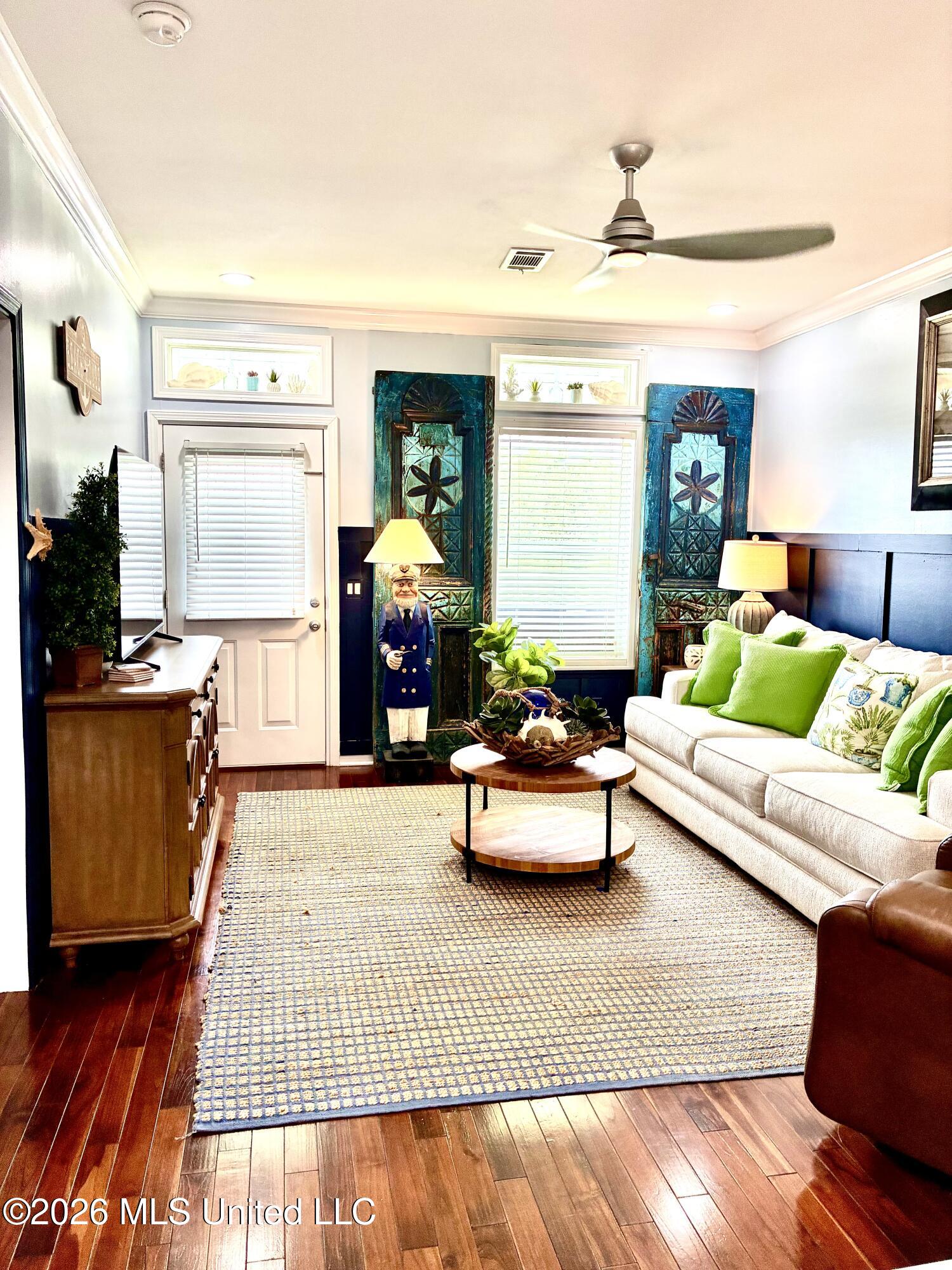 1515 E Beach Boulevard Property Photo 3