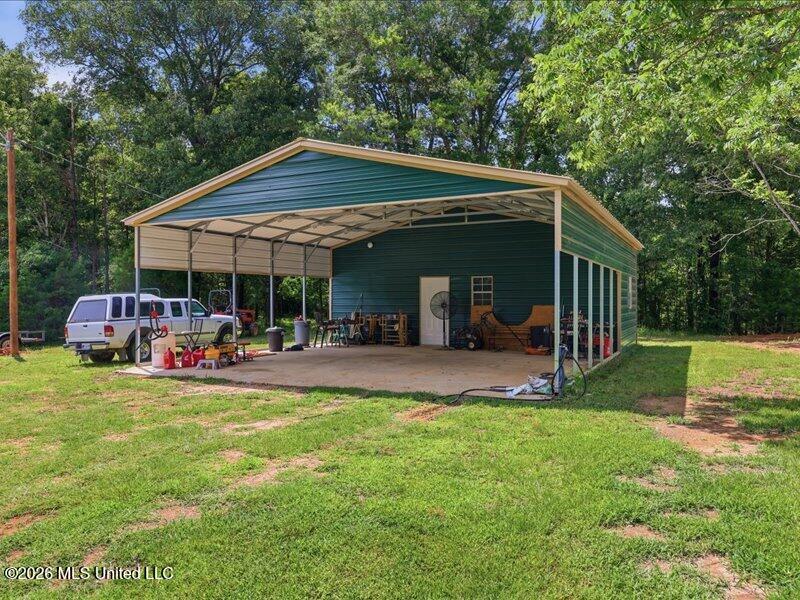 4525 N Midway Property Photo 9