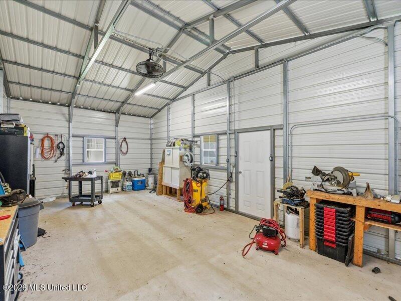 4525 N Midway Property Photo 13