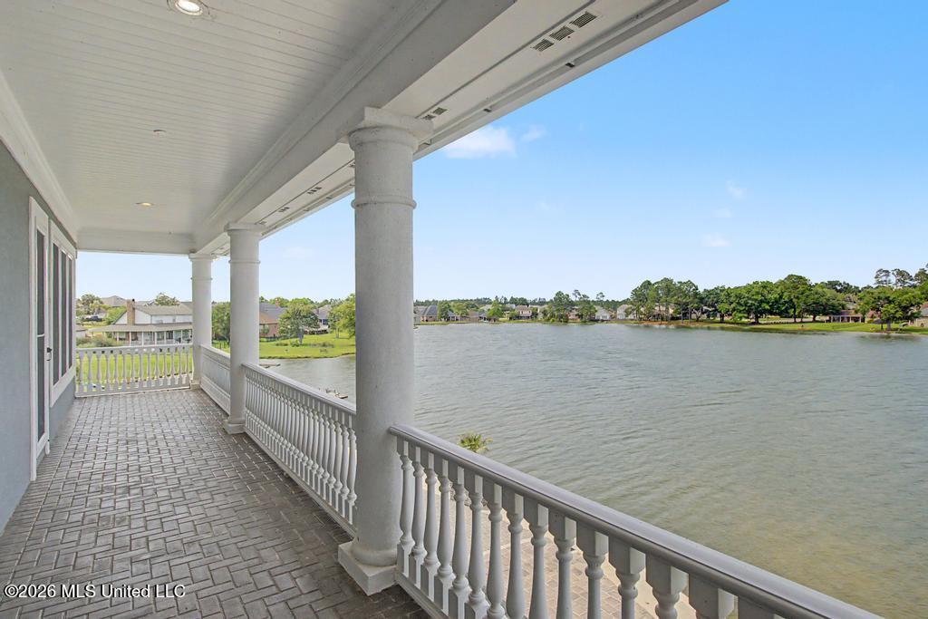 19384 Leeward Cove Property Photo 32