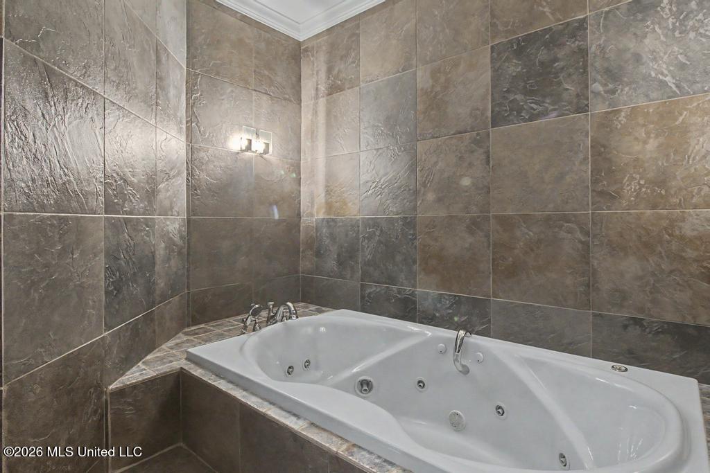 19384 Leeward Cove Property Photo 53