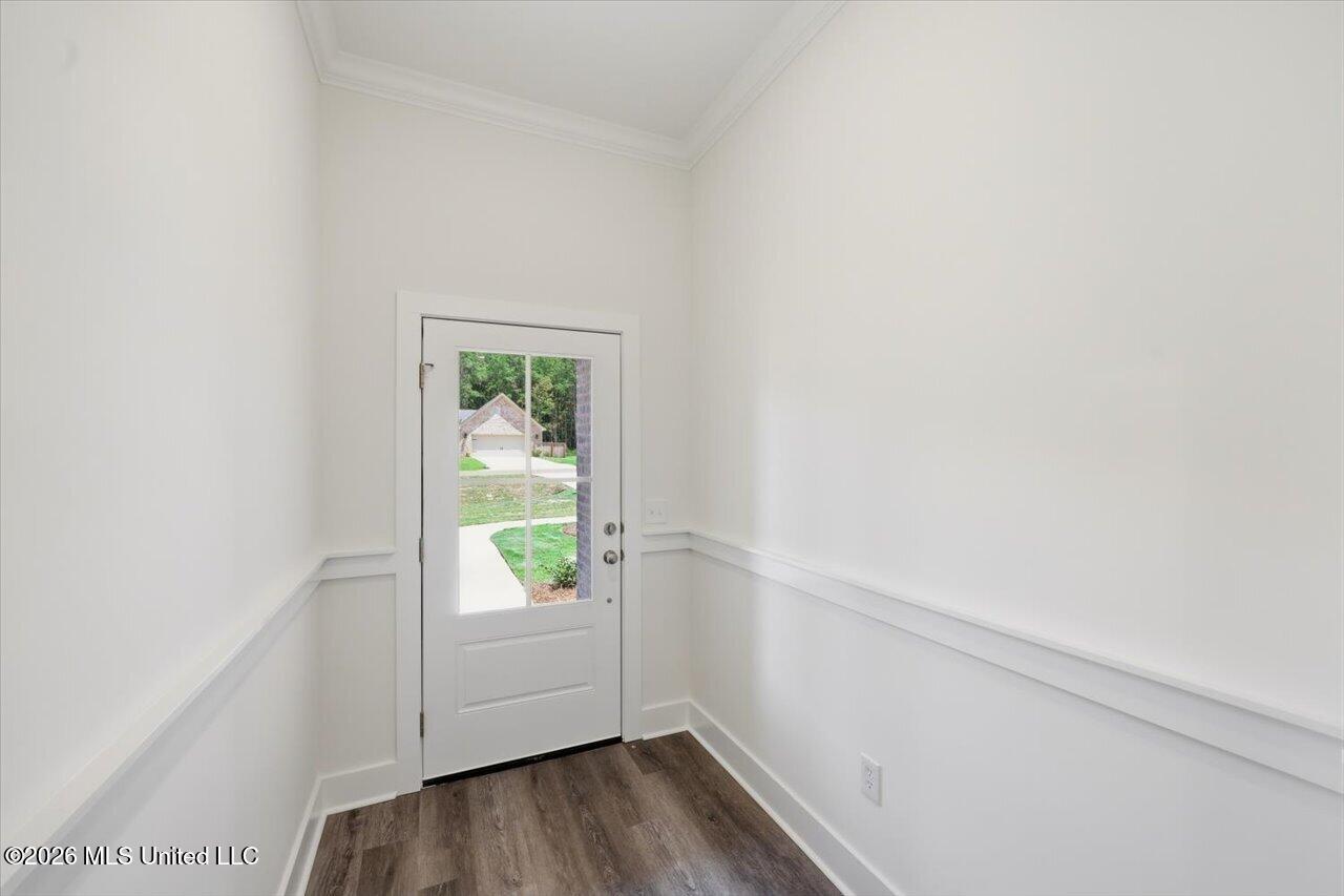 222 New Haven Lane Property Photo 4