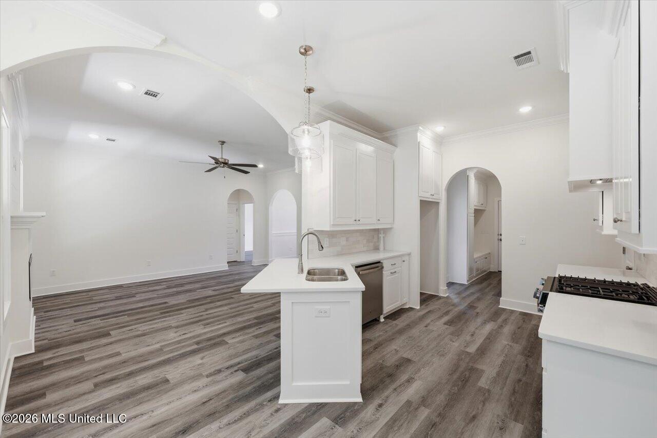 222 New Haven Lane Property Photo 10