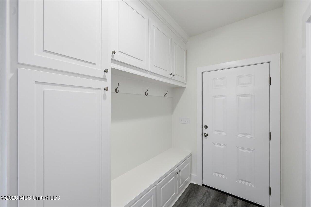 222 New Haven Lane Property Photo 14