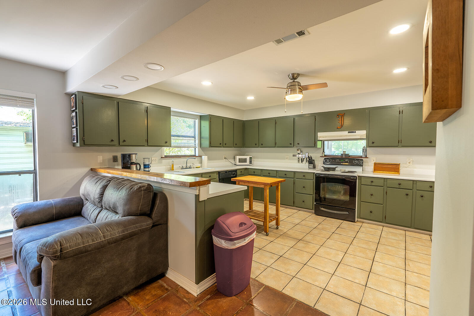 1836 E Lakeshore Drive Property Photo 20