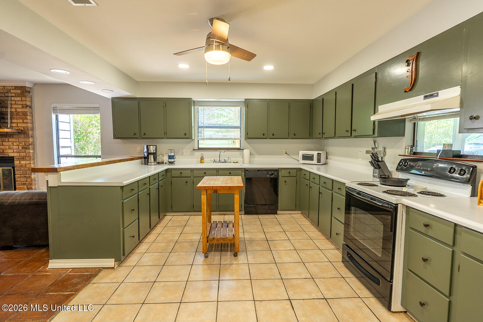 1836 E Lakeshore Drive Property Photo 21