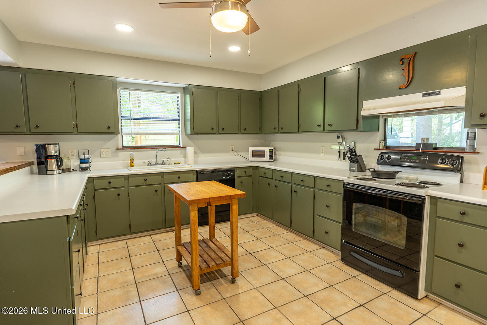 1836 E Lakeshore Drive Property Photo 22