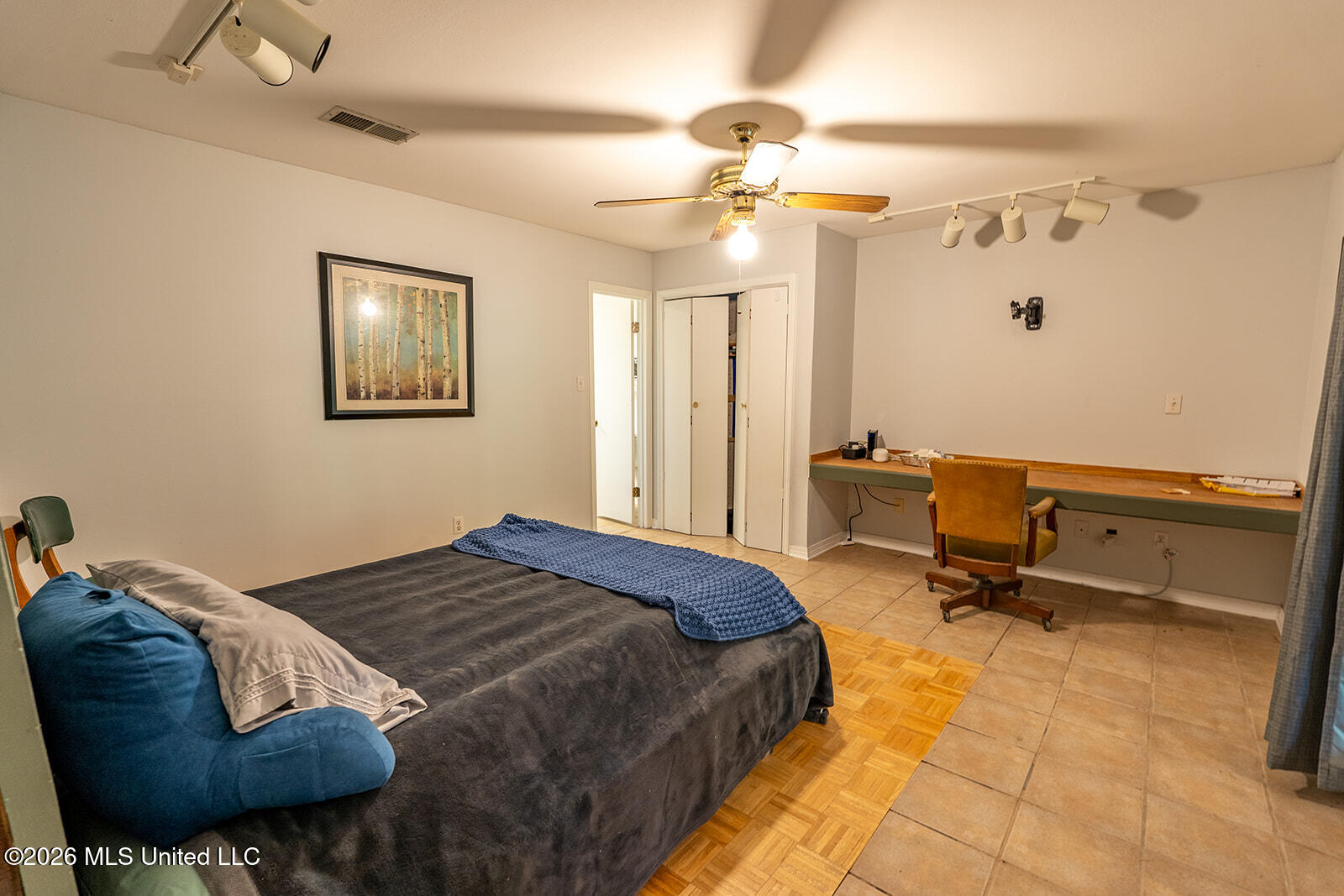 1836 E Lakeshore Drive Property Photo 34
