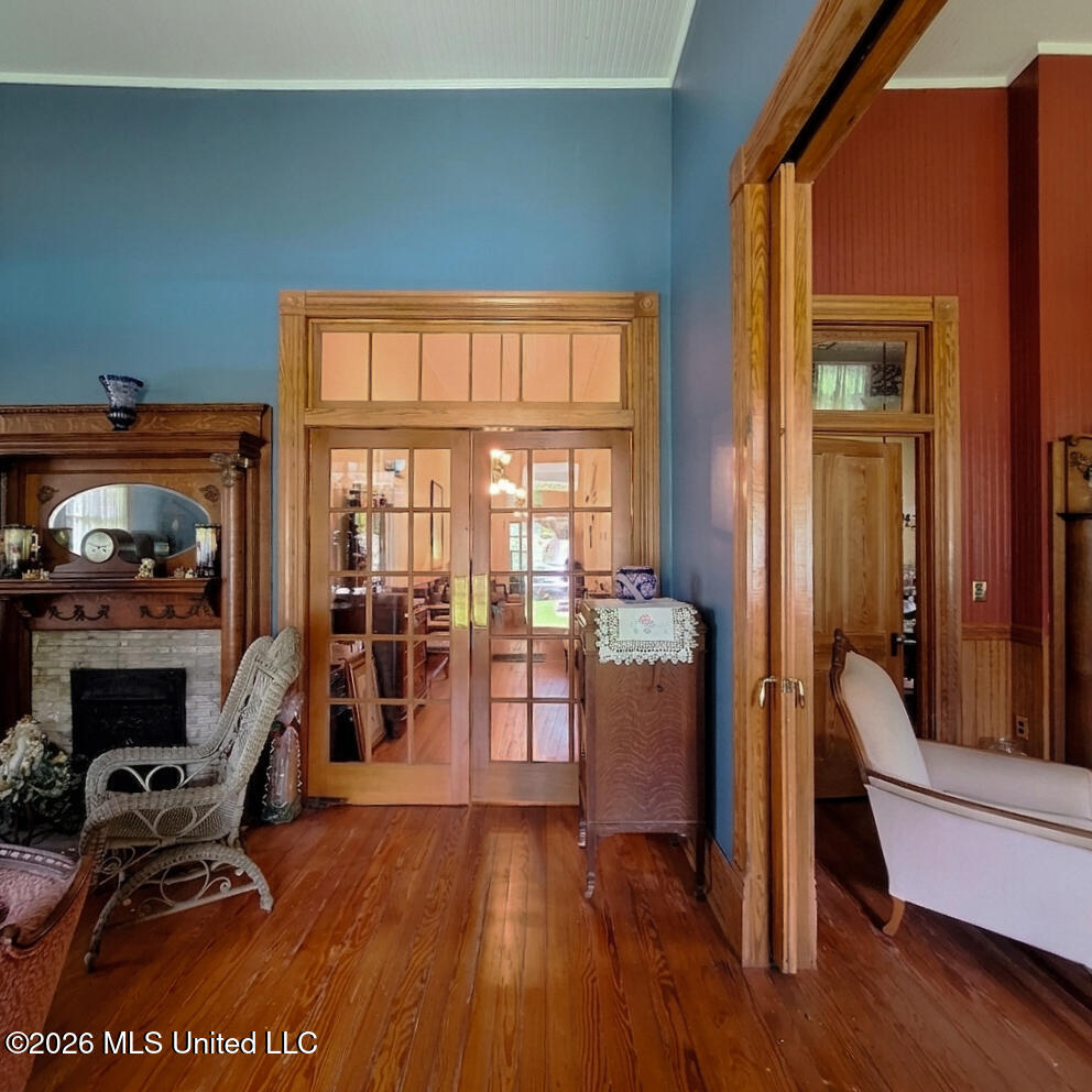 304 S Main Street Property Photo 7