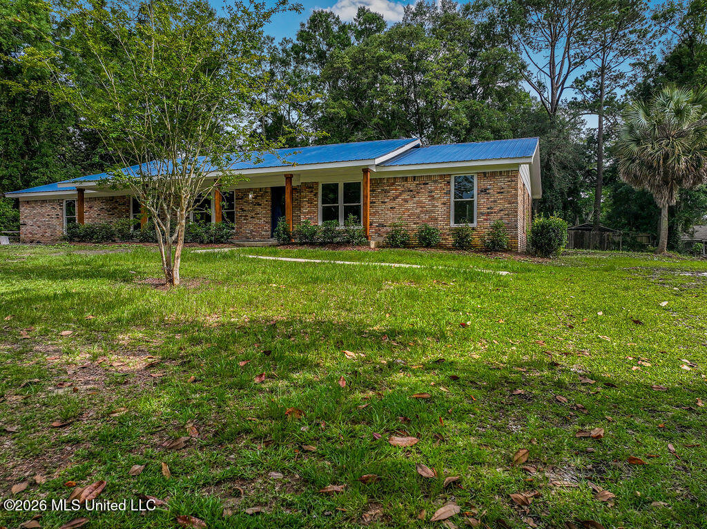 4024 Castenera Avenue Property Photo 2