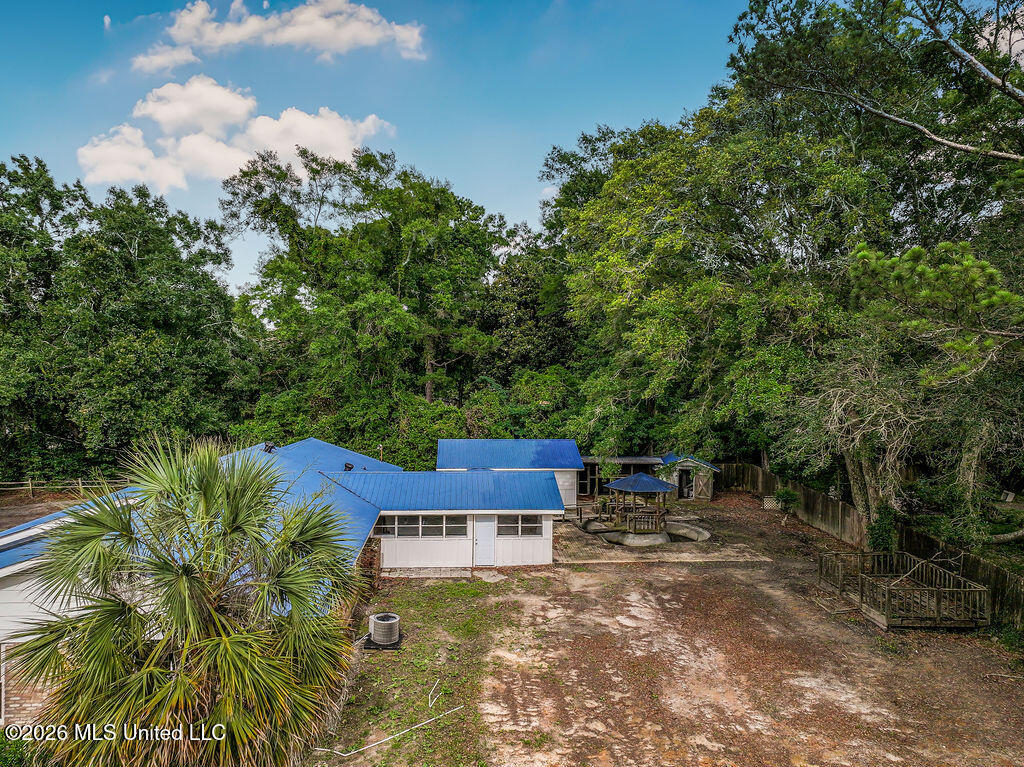 4024 Castenera Avenue Property Photo 13