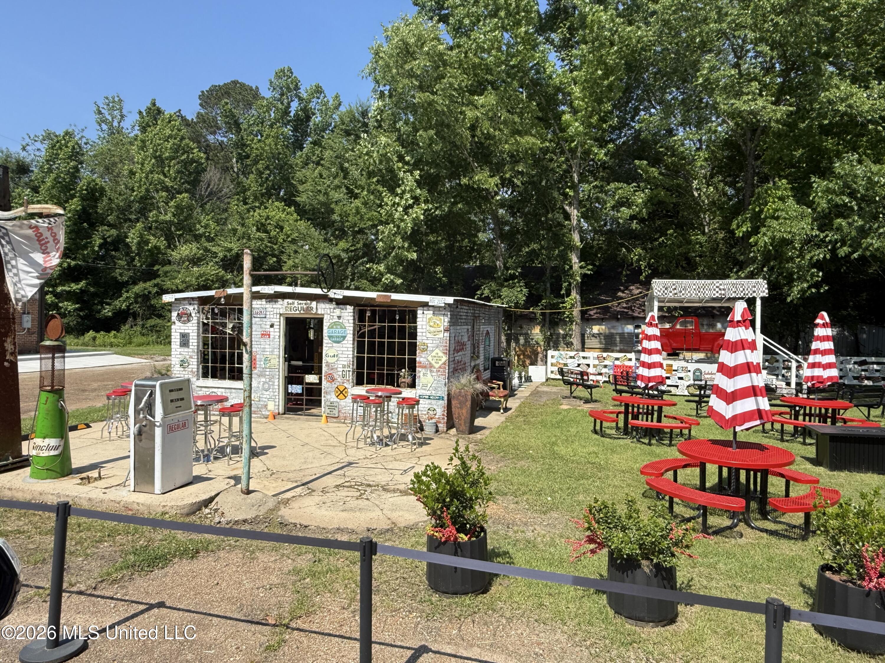 1105 Grand Avenue Property Photo 4