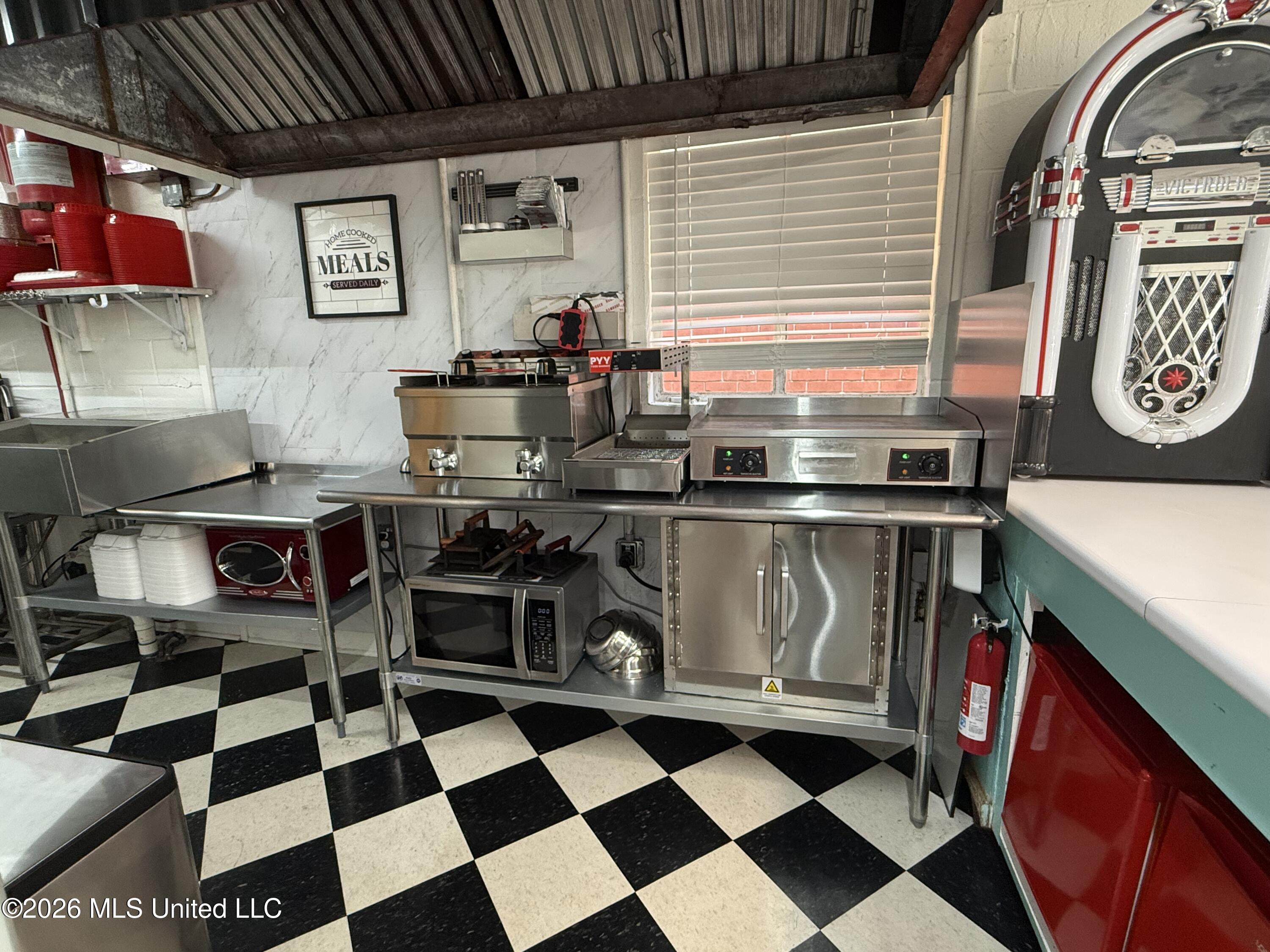 1105 Grand Avenue Property Photo 12